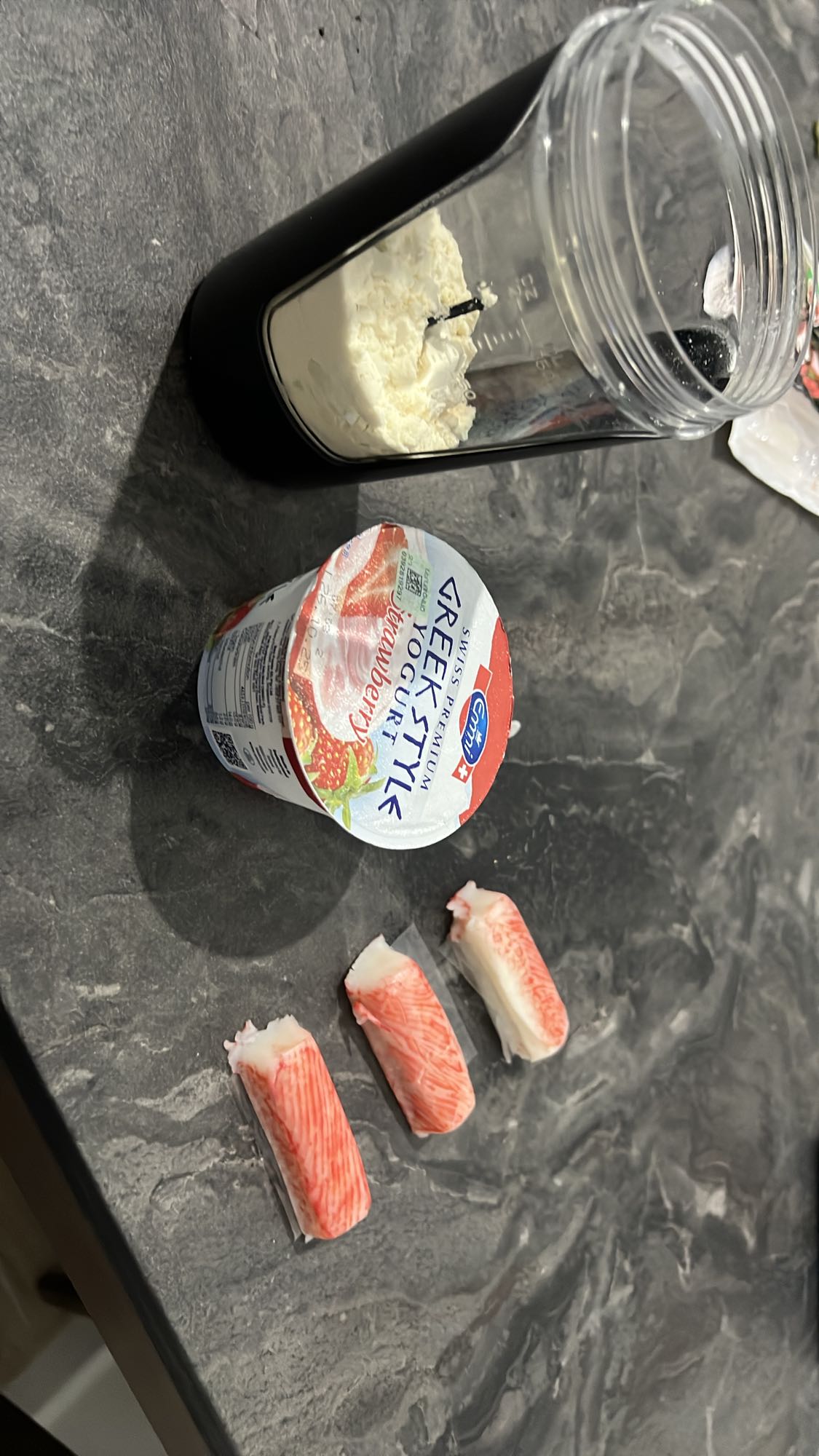 յոգուրտ և կրաբի նախաճաշ