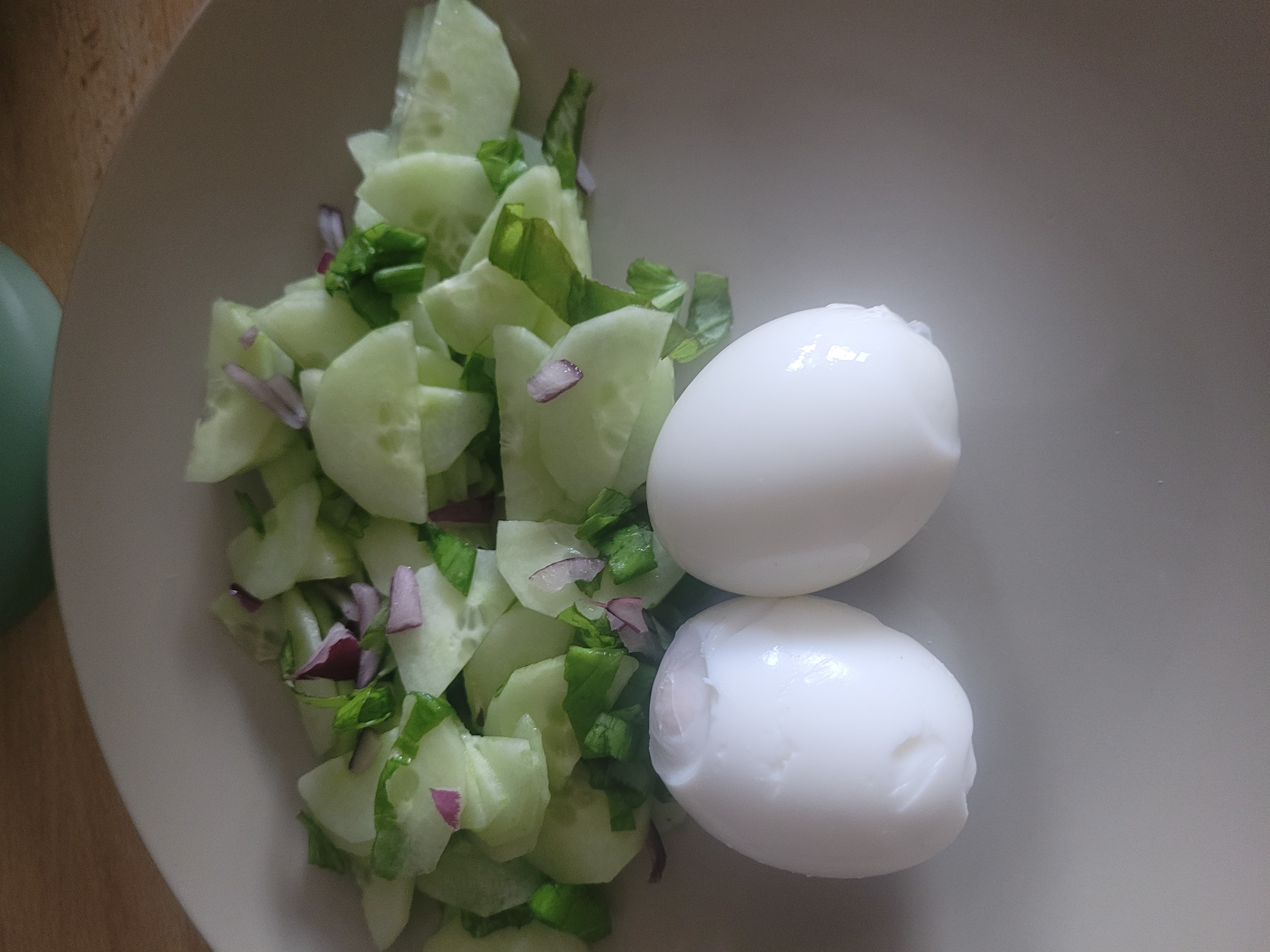 Œufs et salade fraîche