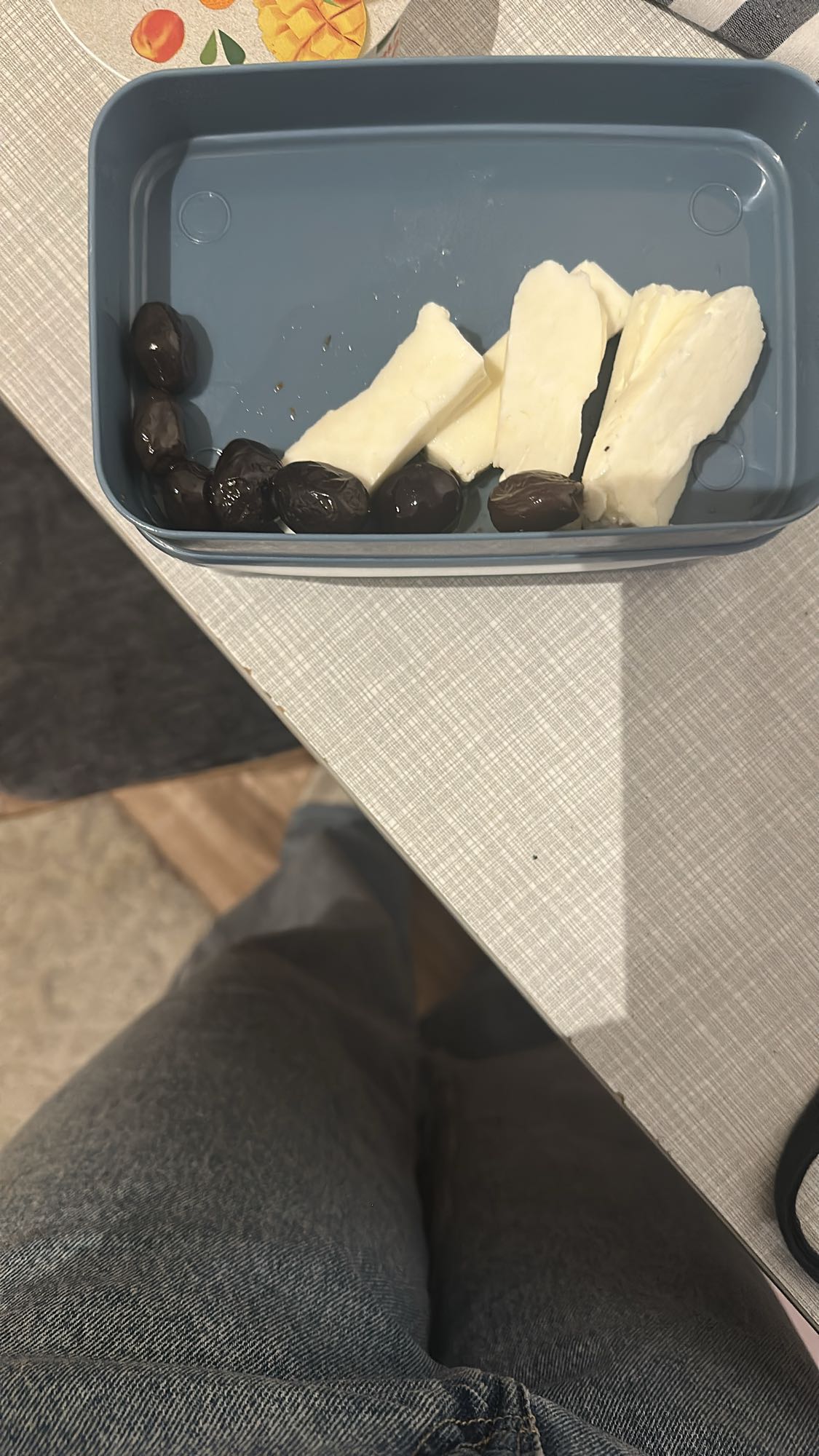 Peynir ve Zeytin Tabağı