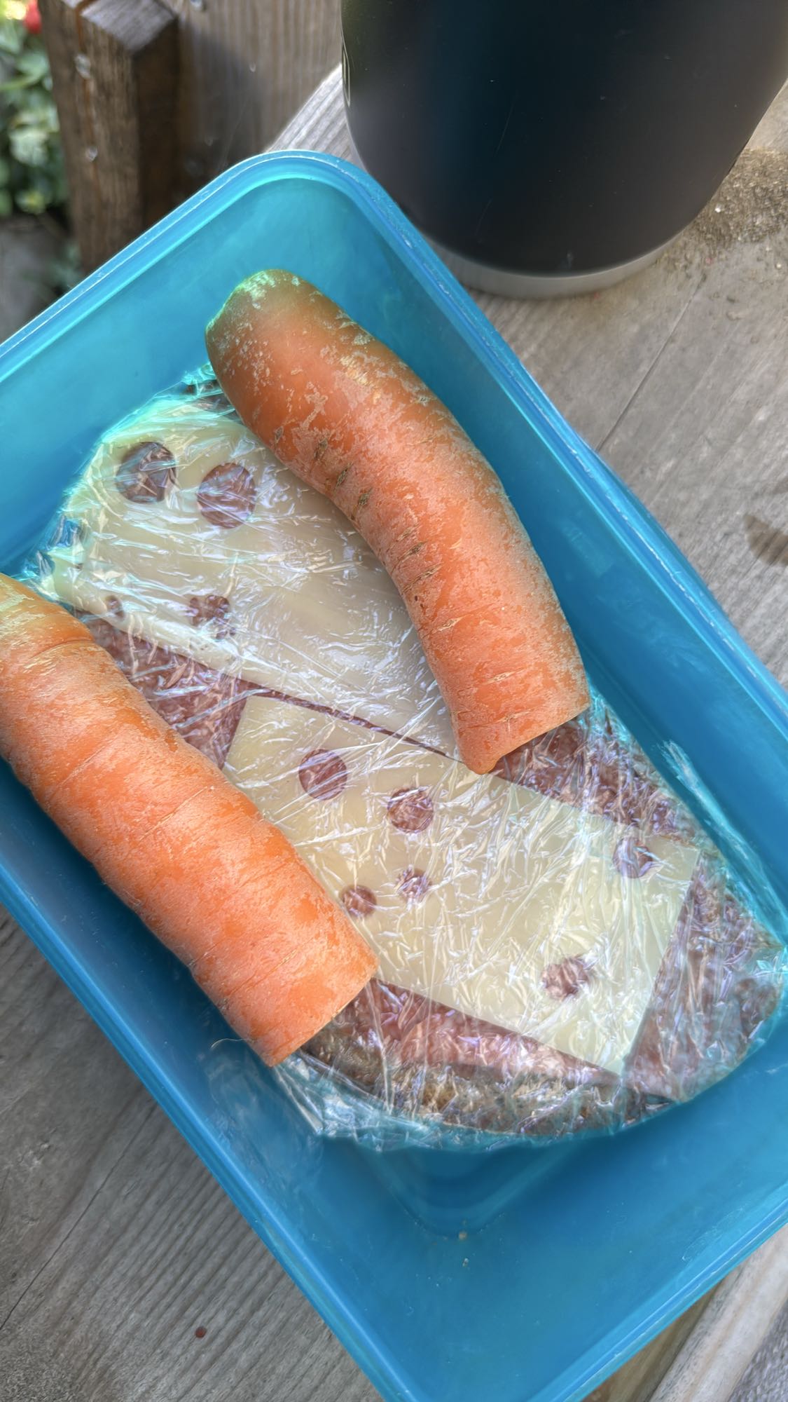 Brot, Käse & Karotten Box