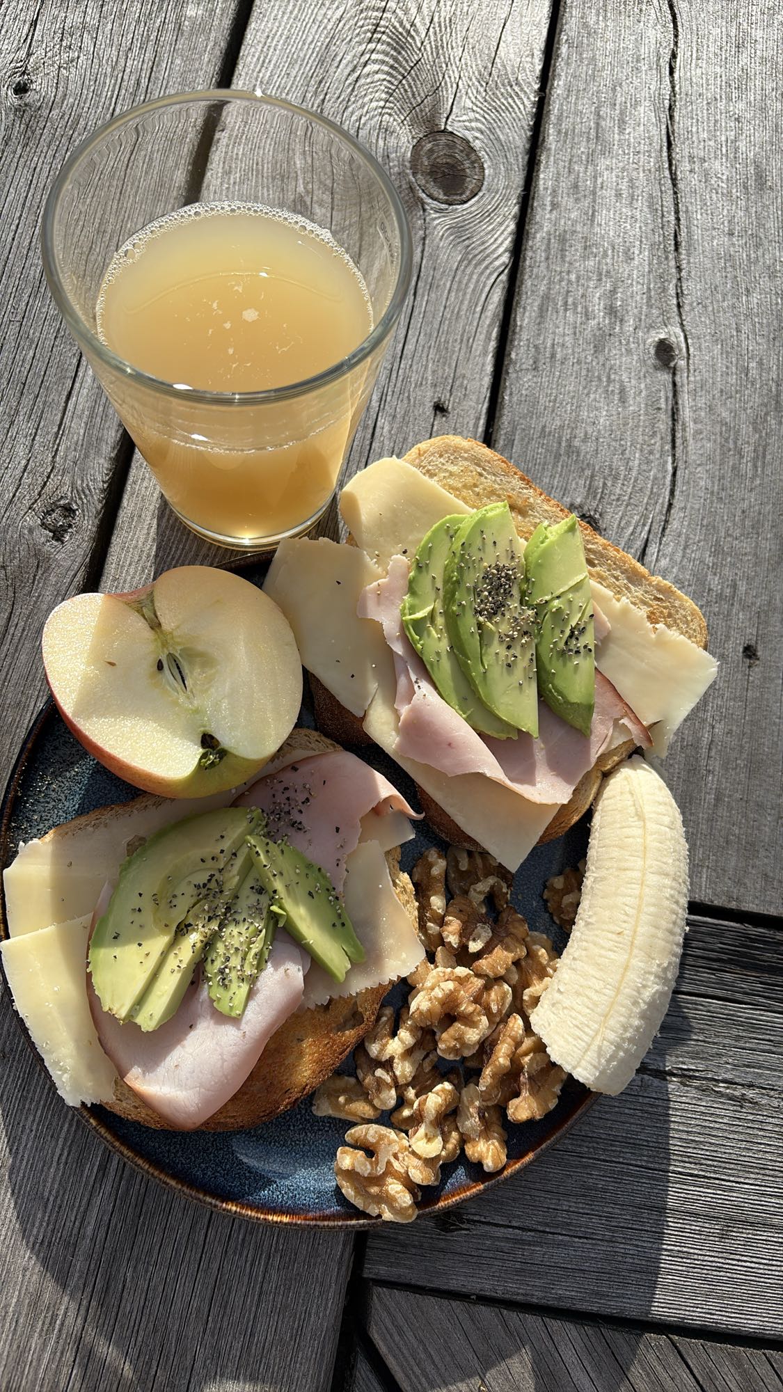 Frukosttallrik med juice