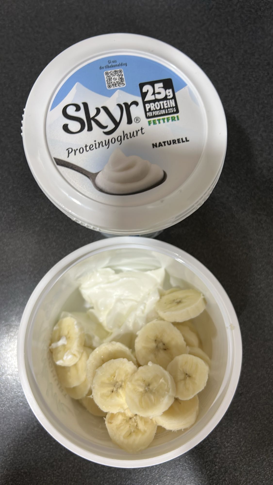 Skyr med banan