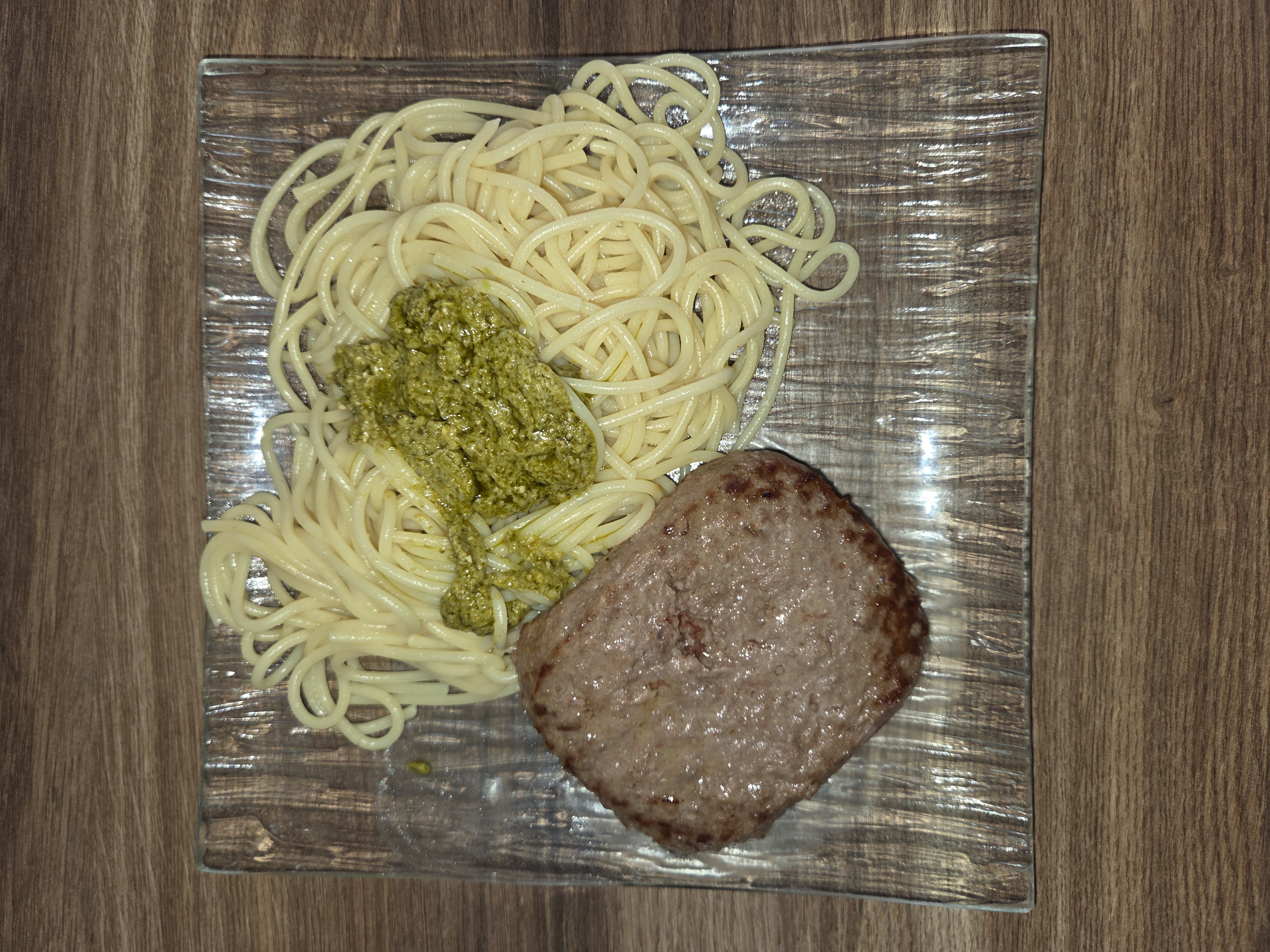Spaghetti pesto steak