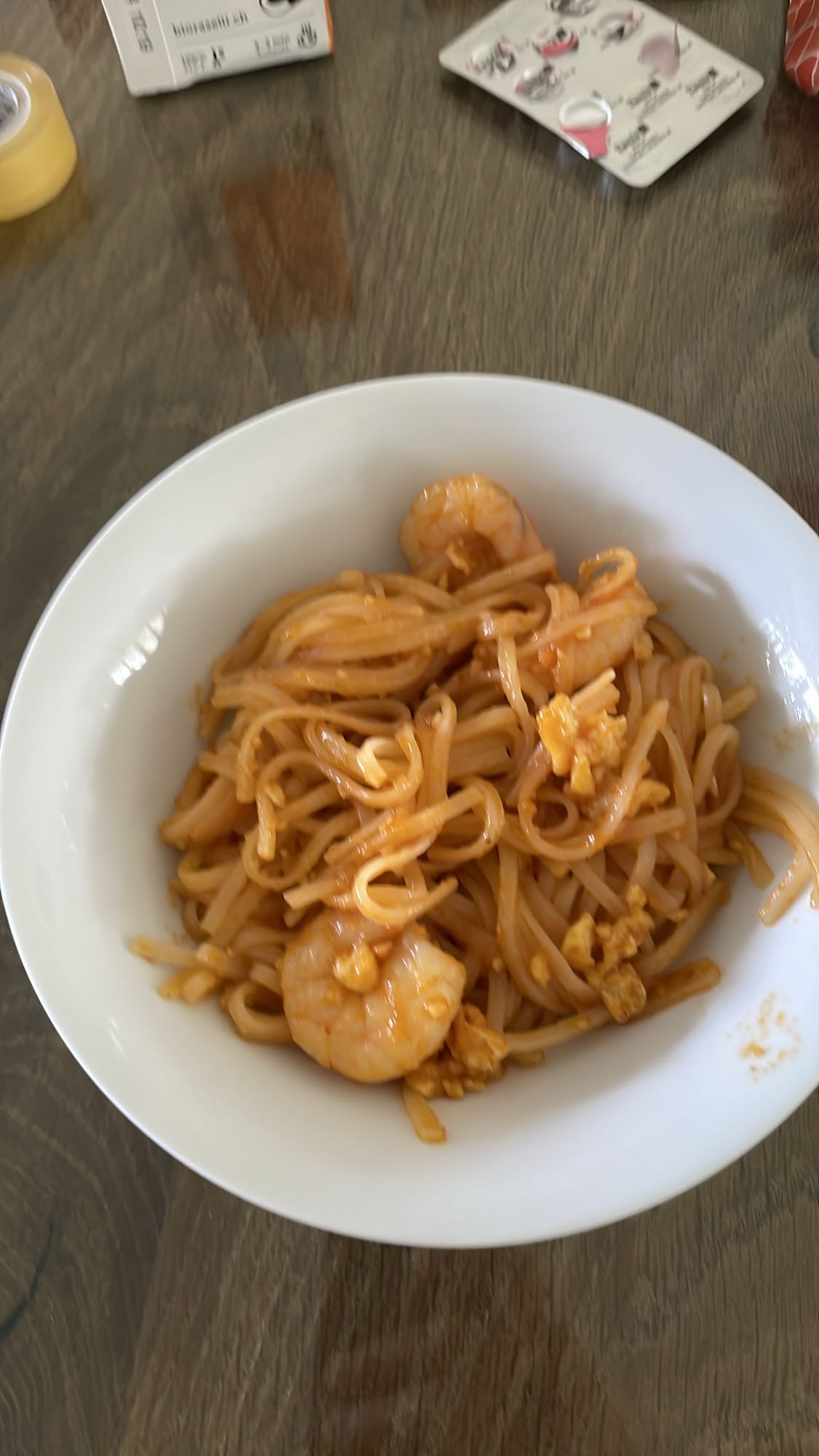 Shrimp noodle stir-fry
