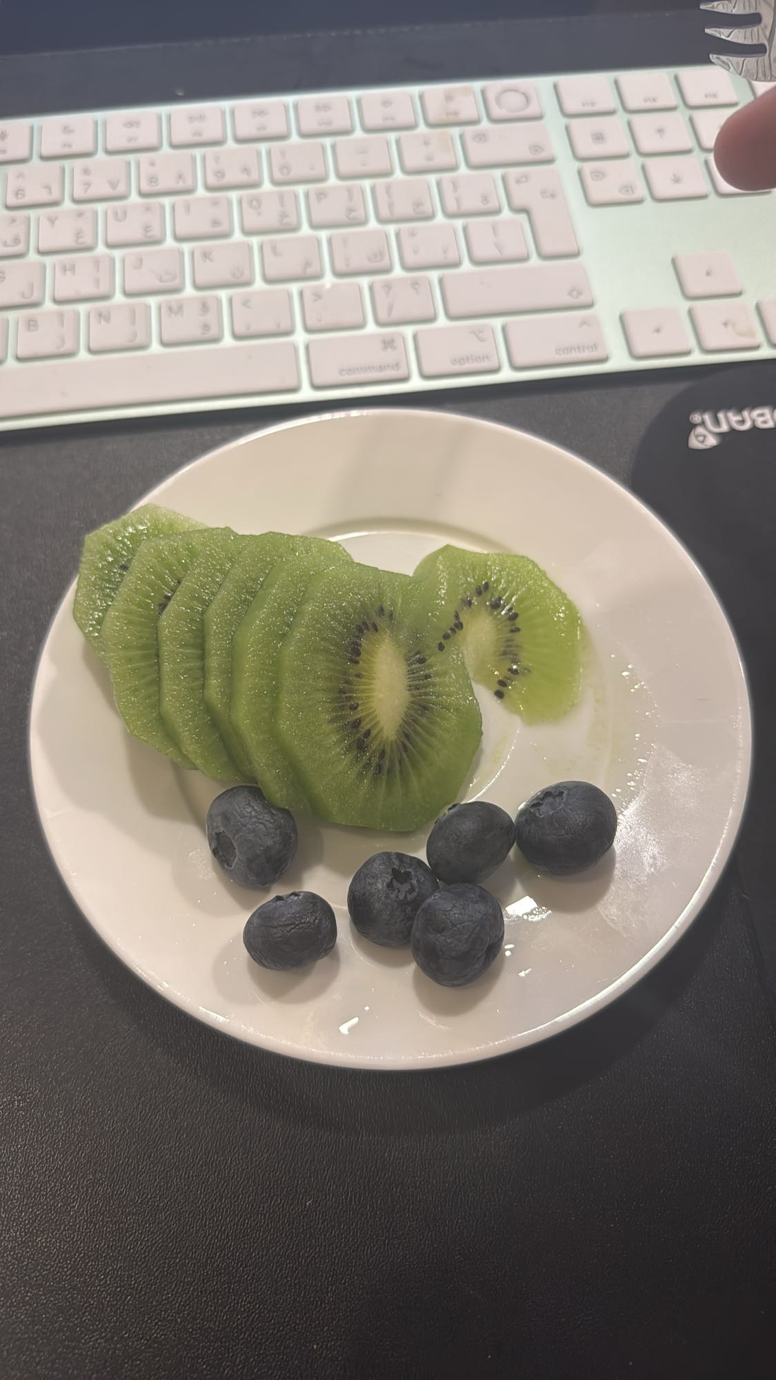 Kiwi and Blueberry Plate