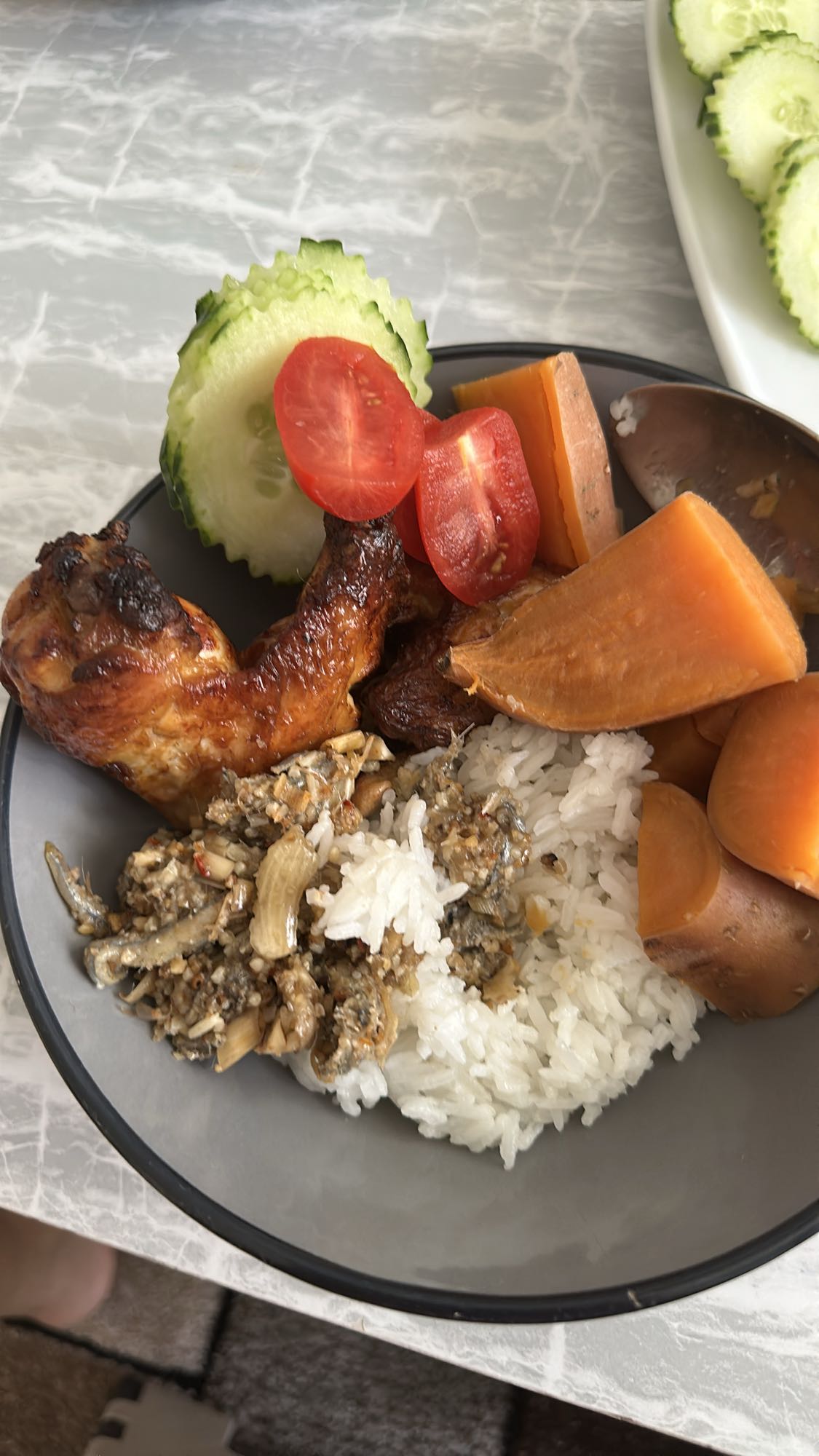 Ayam, ubi, nasi & sayur