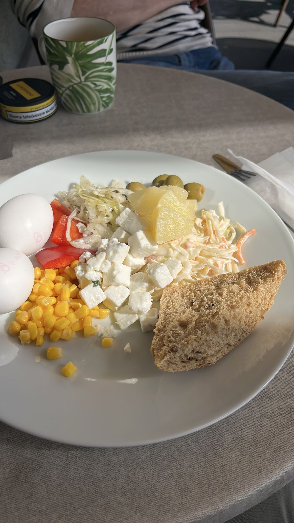 Blandad tallrik med ägg