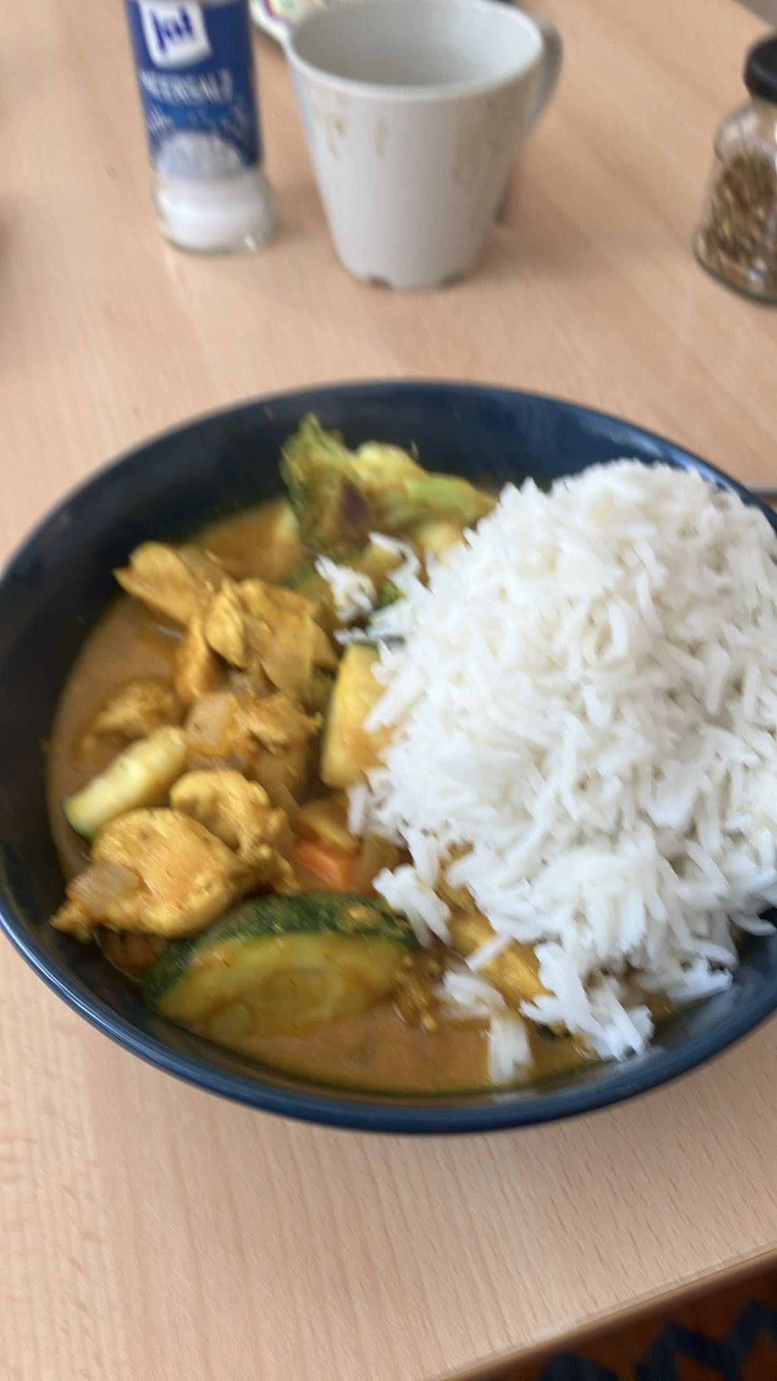 Frango com legumes e arroz