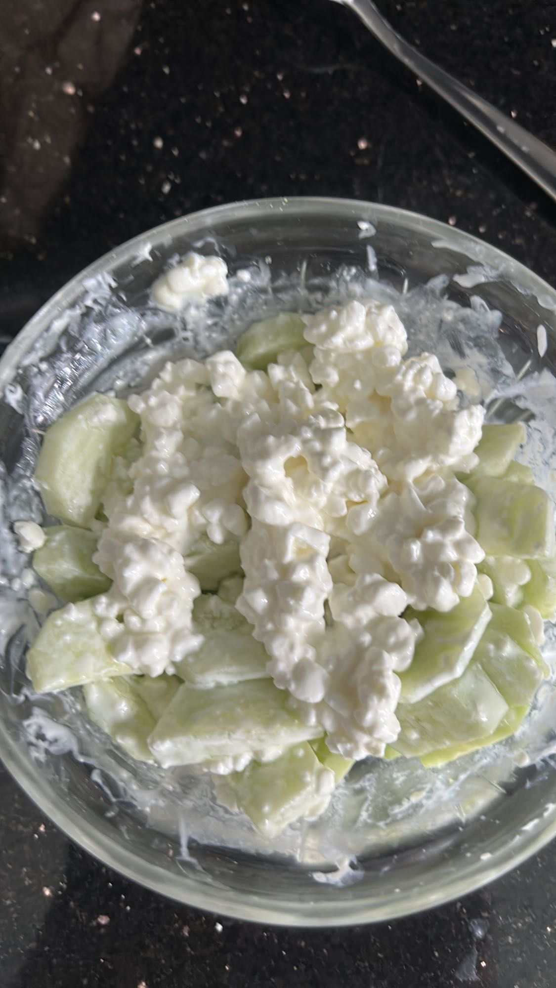 Komkommer cottage cheese salade