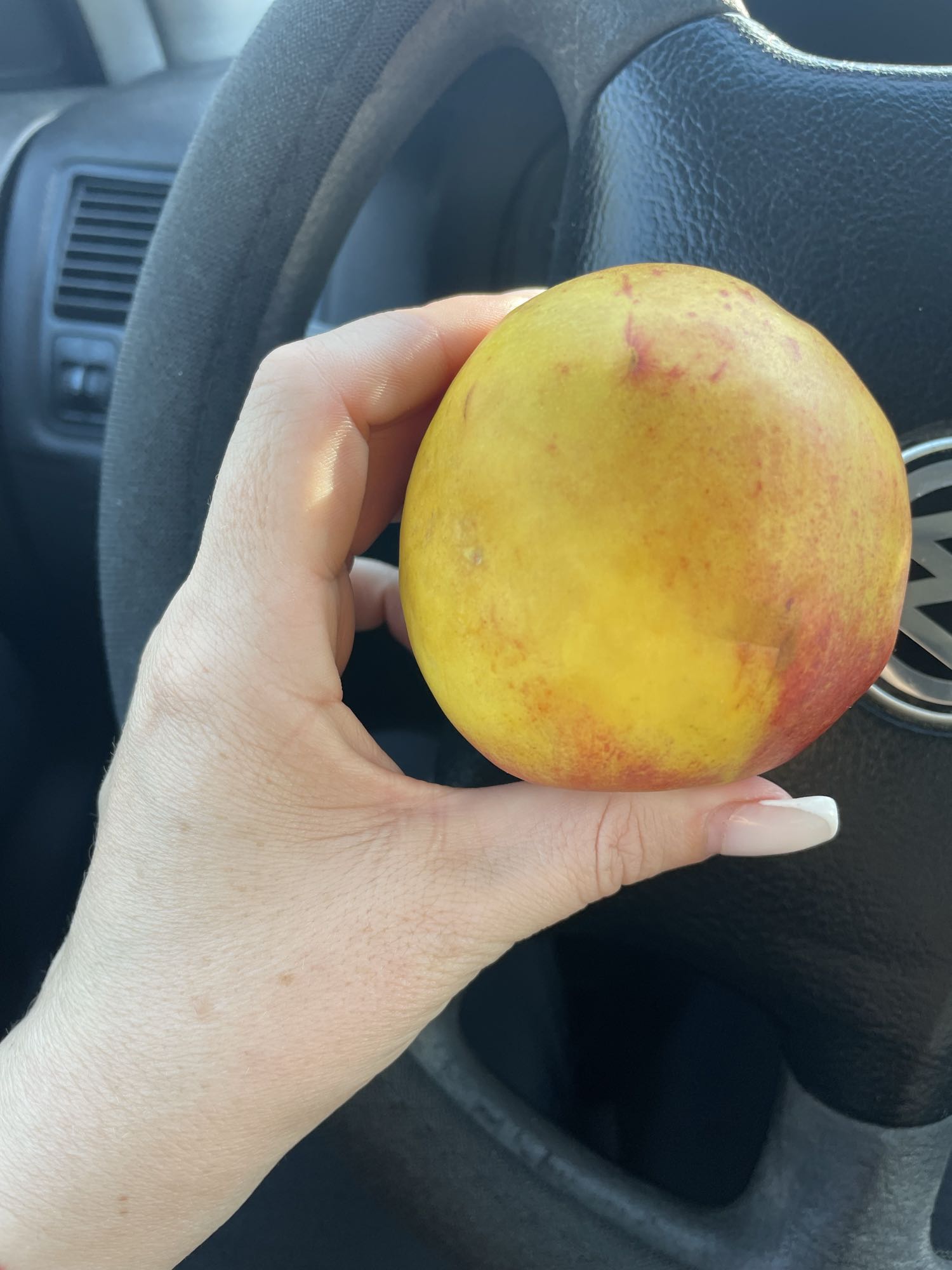 Nectarina proaspătă