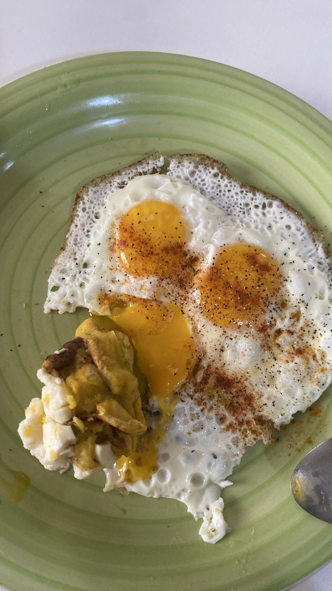 Huevos fritos con especias