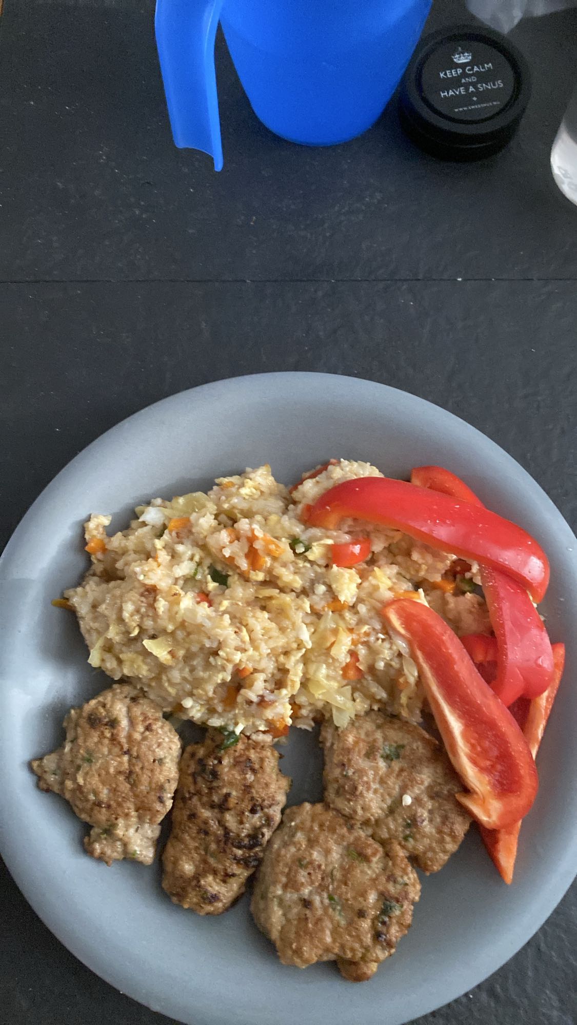Köttfärsbiffar med ris och paprika