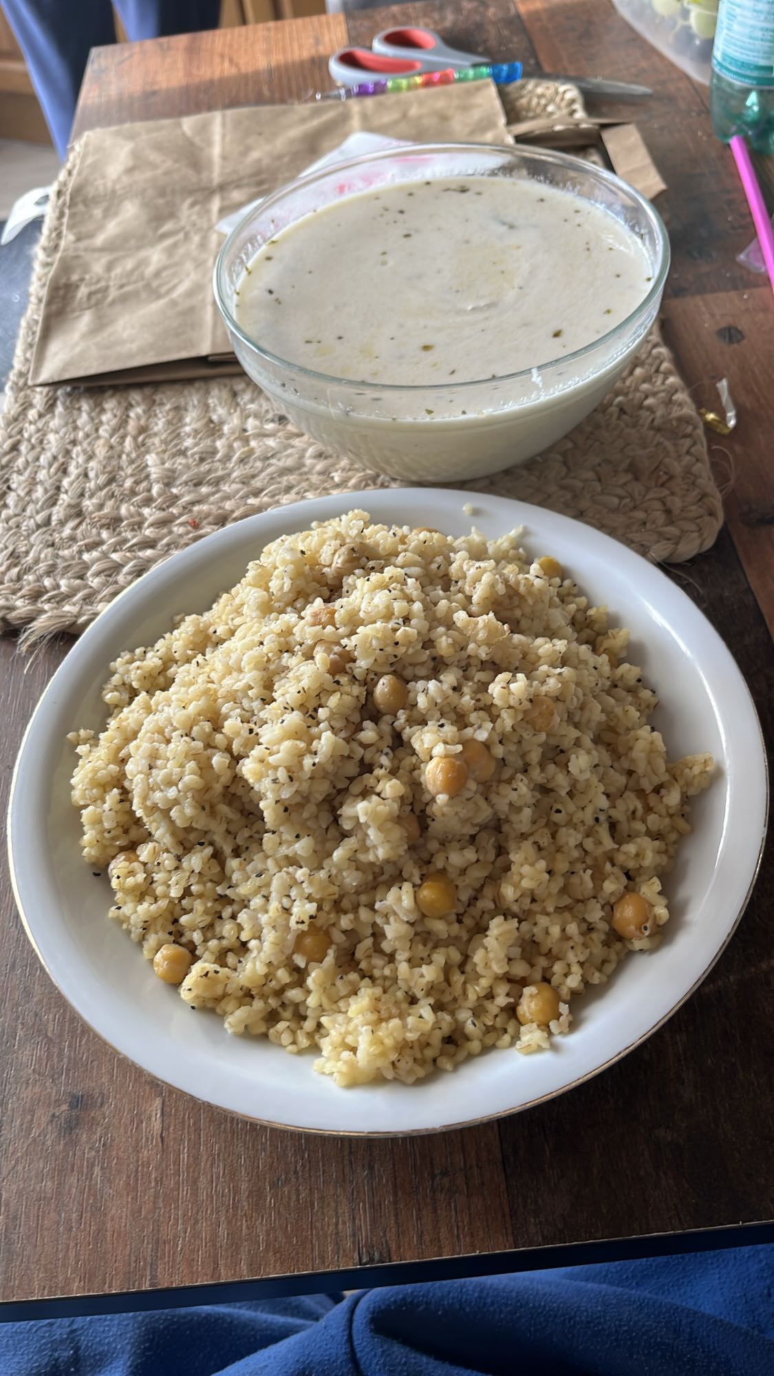 Bulgur ve yoğurt çorbası