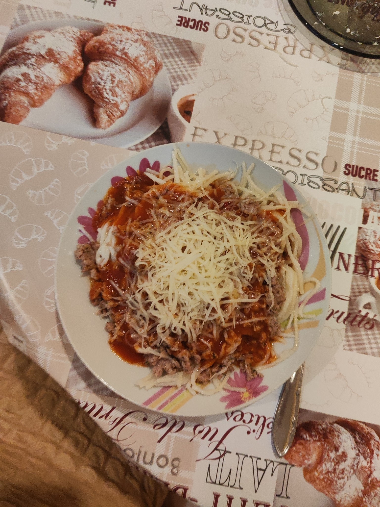 Spaghetti Bolognese with Cheese