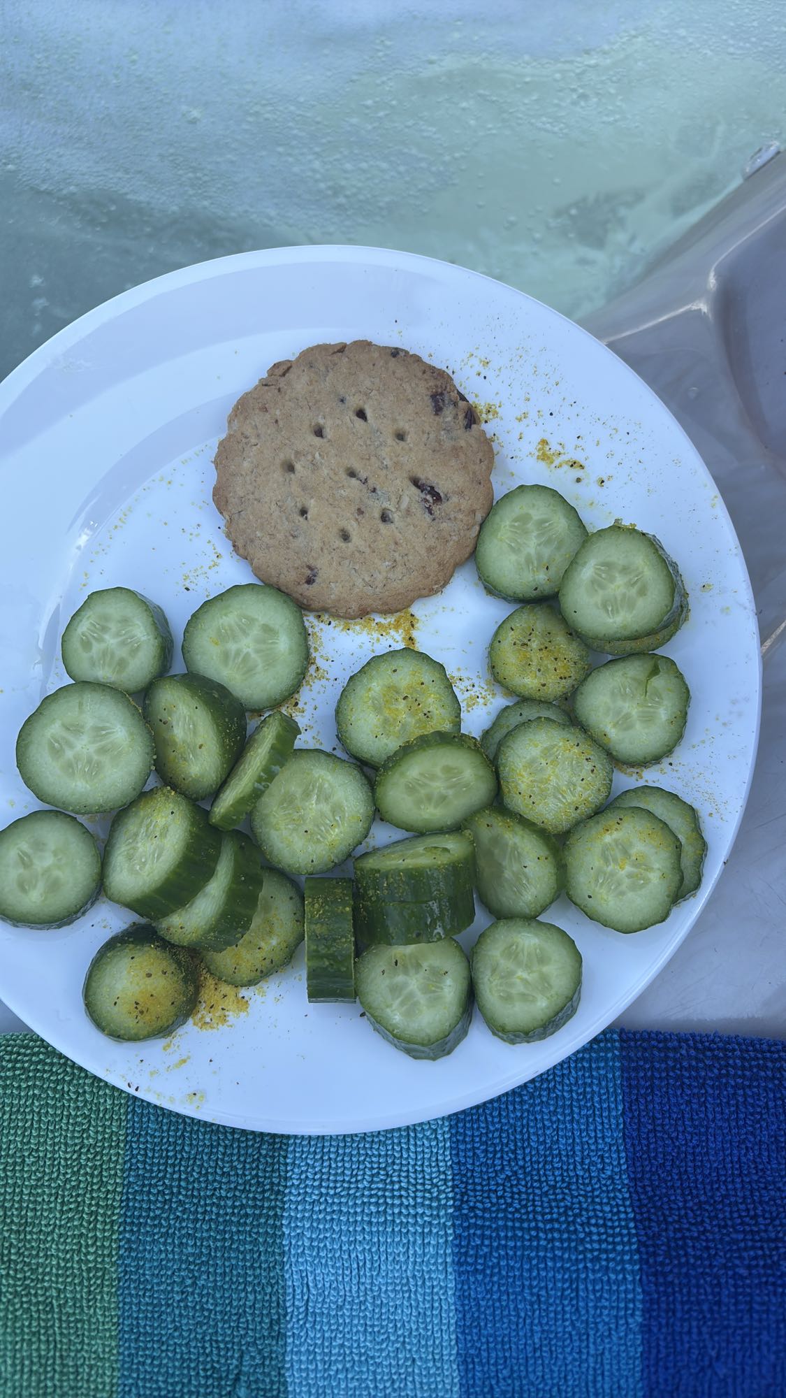 Biscuit et concombre