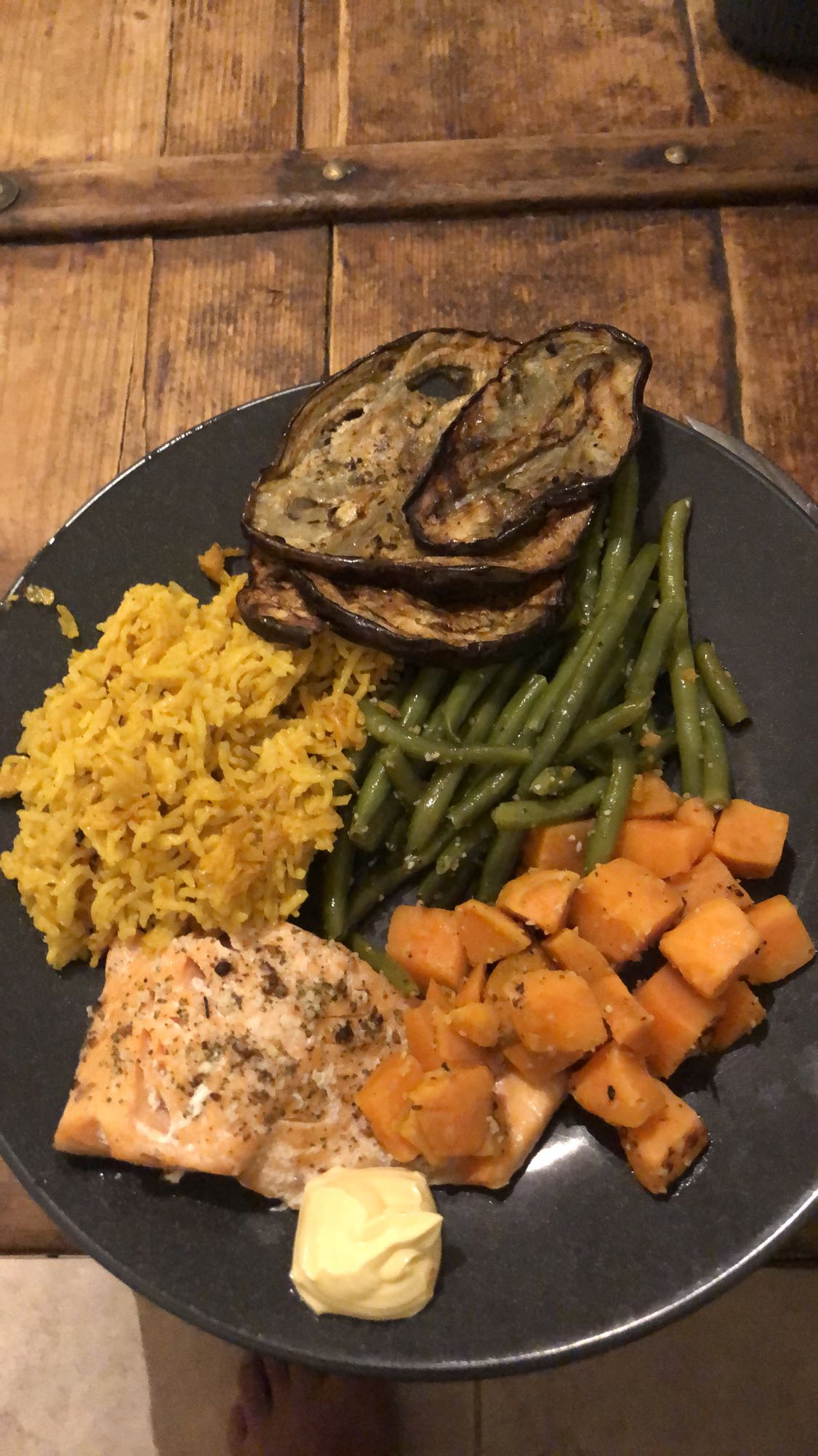 Saumon et légumes variés