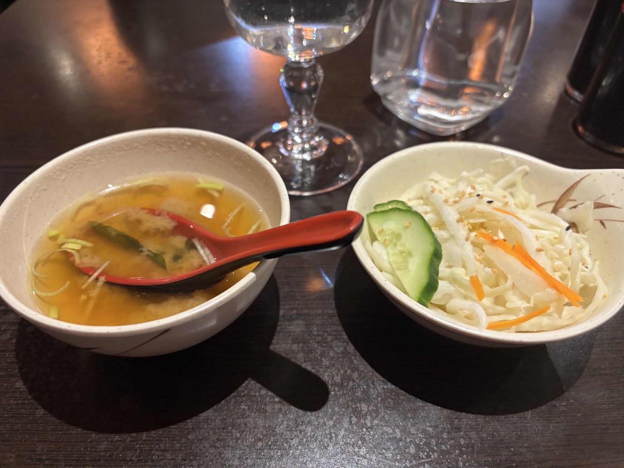 Soupe miso et salade japonaise