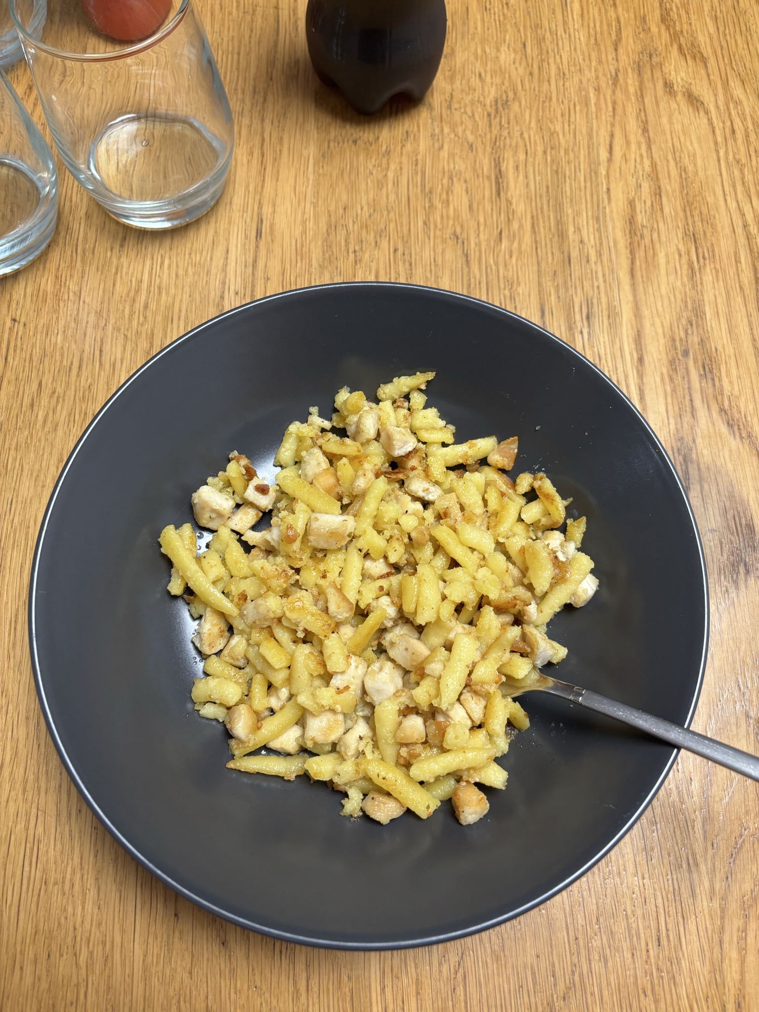 Fried noodles with chicken