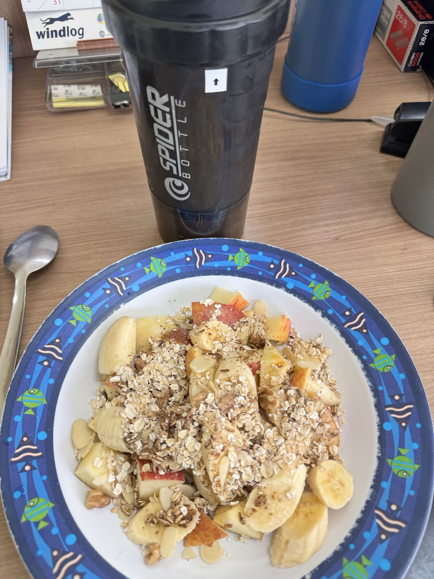 Mingau de frutas e aveia