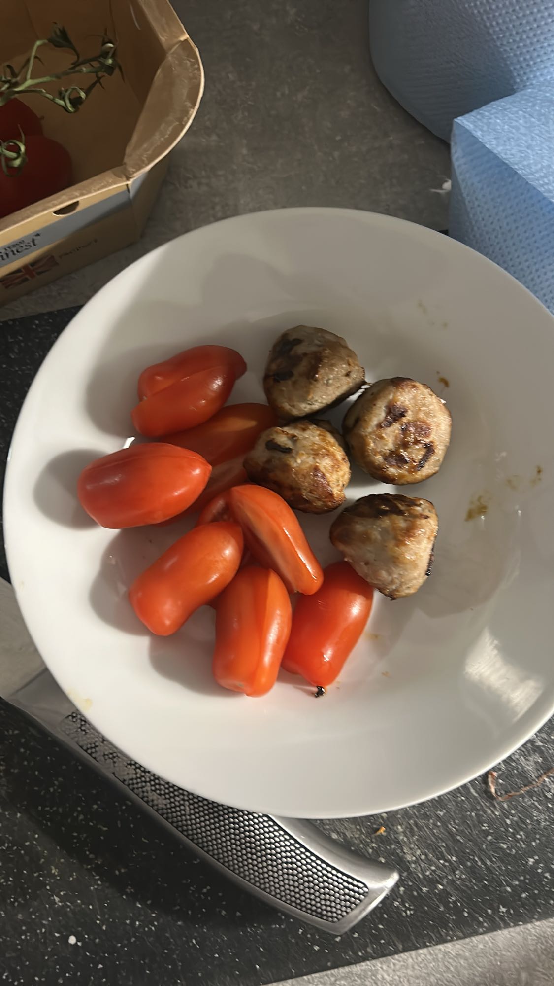 Meatballs and tomatoes