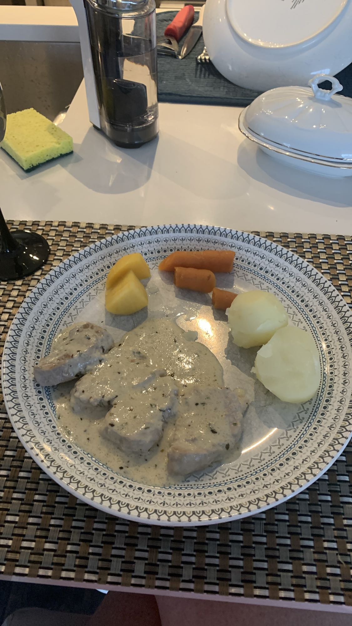 porc sauce crème légumes