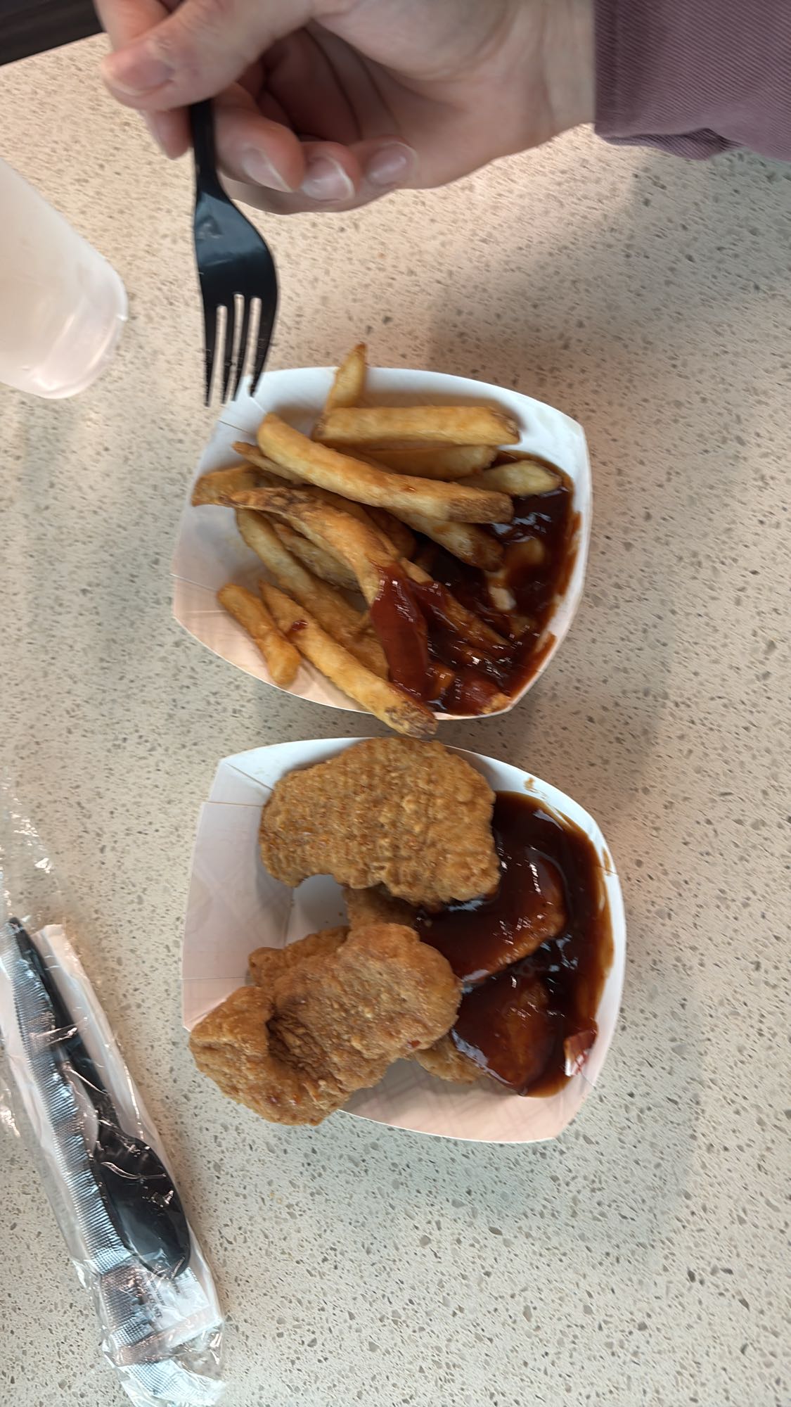 Nuggets con papas fritas