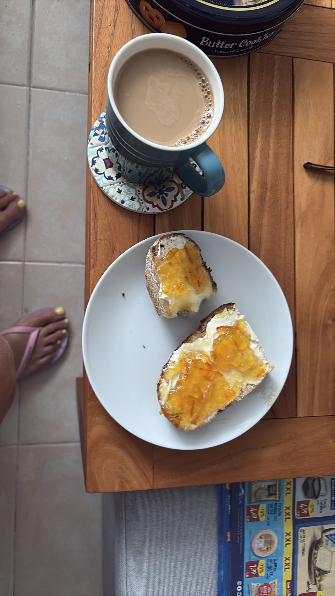 Toast with jam & tea