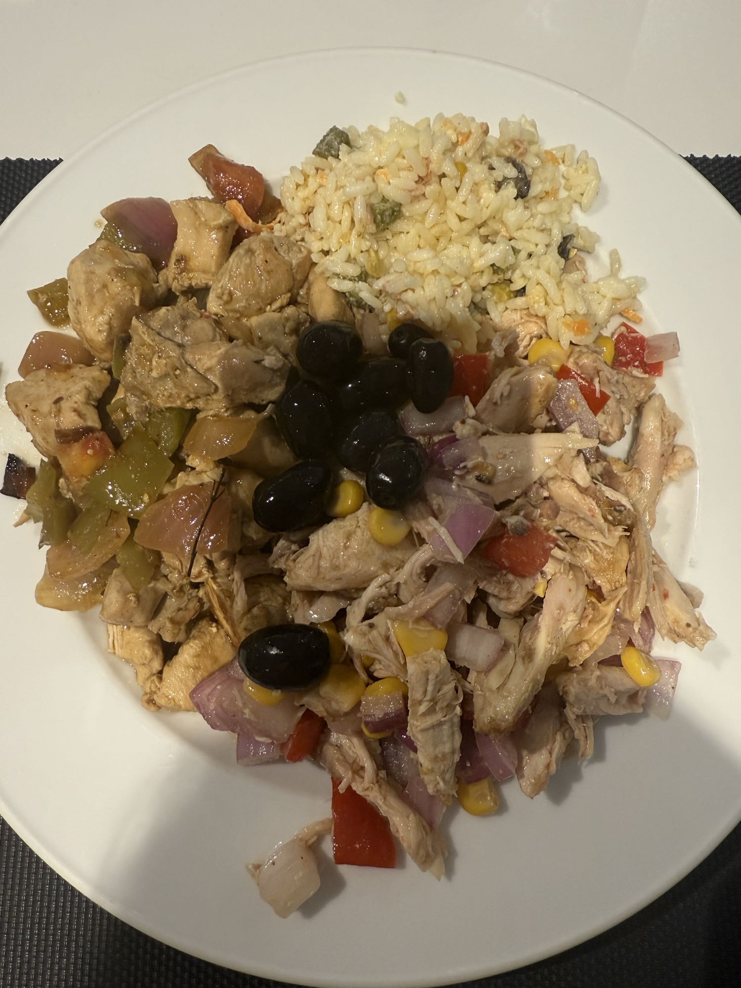 Poulet, riz et légumes