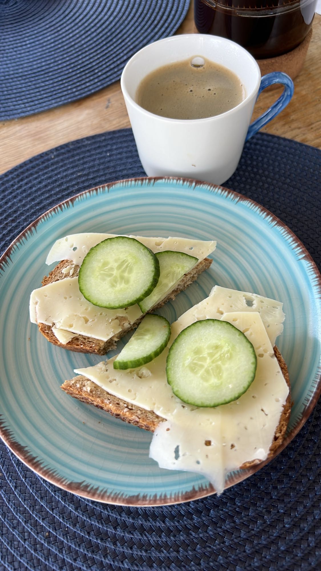 Ostsmörgås med gurka