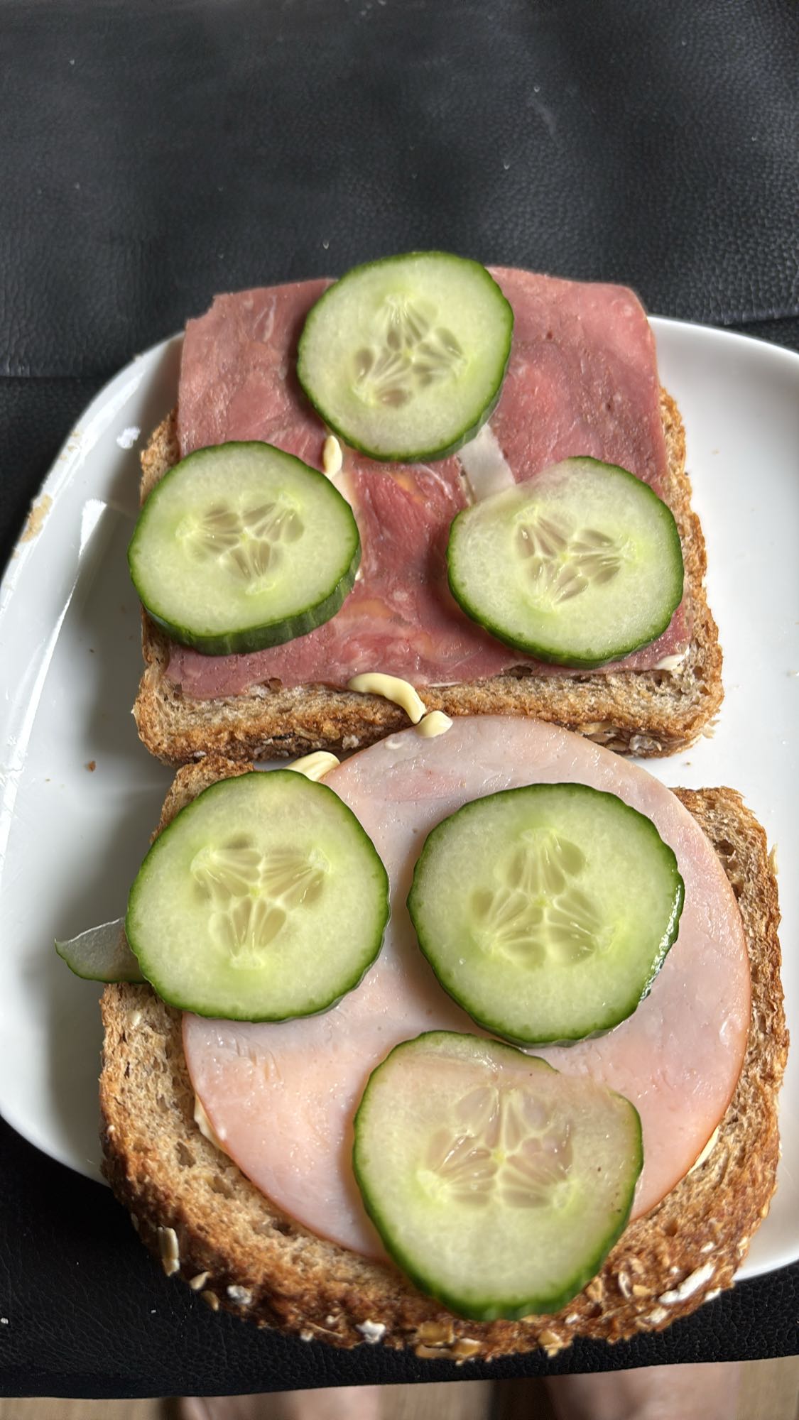 Grovbrød med pålegg