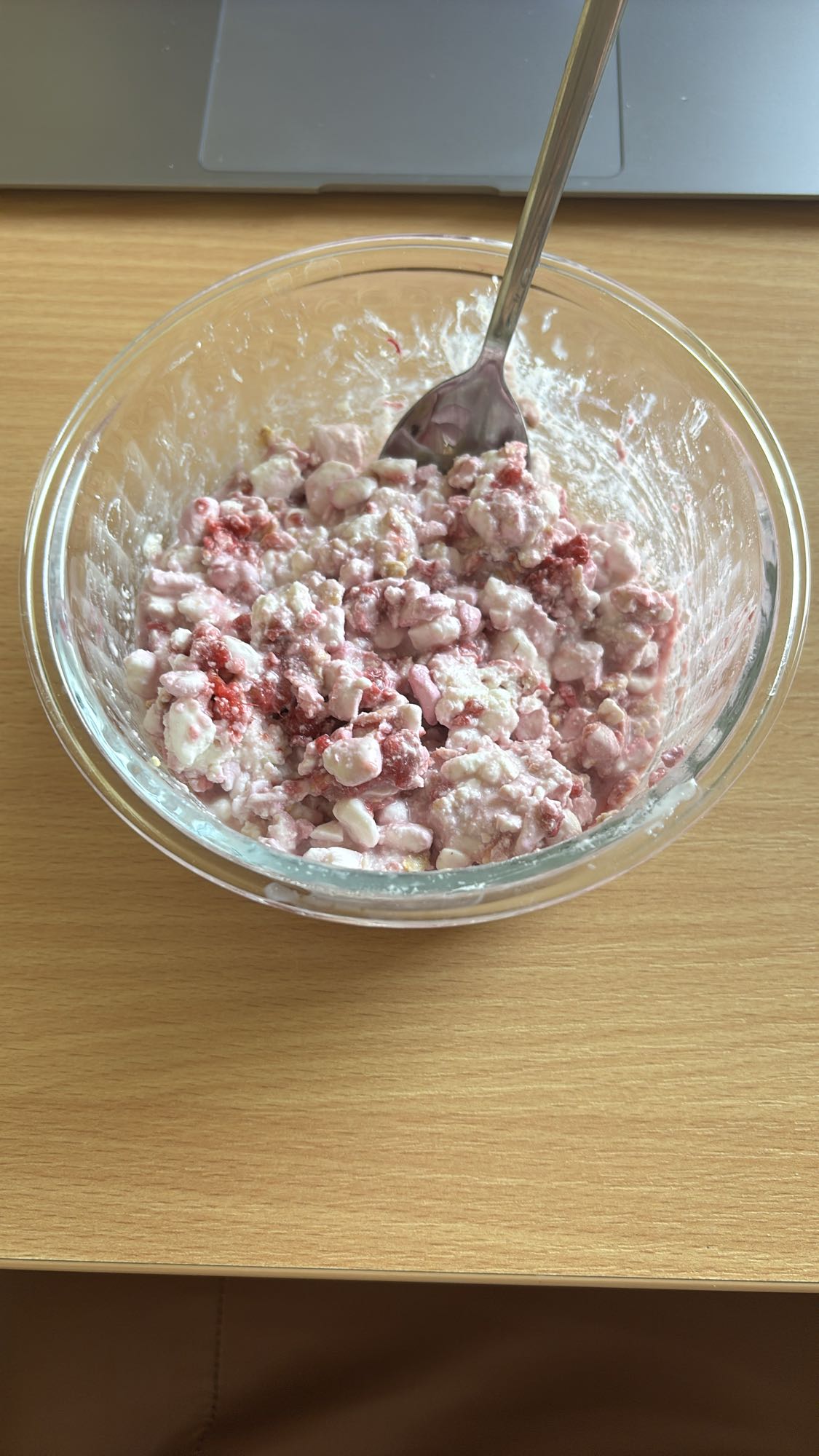 Twarożek z malinami