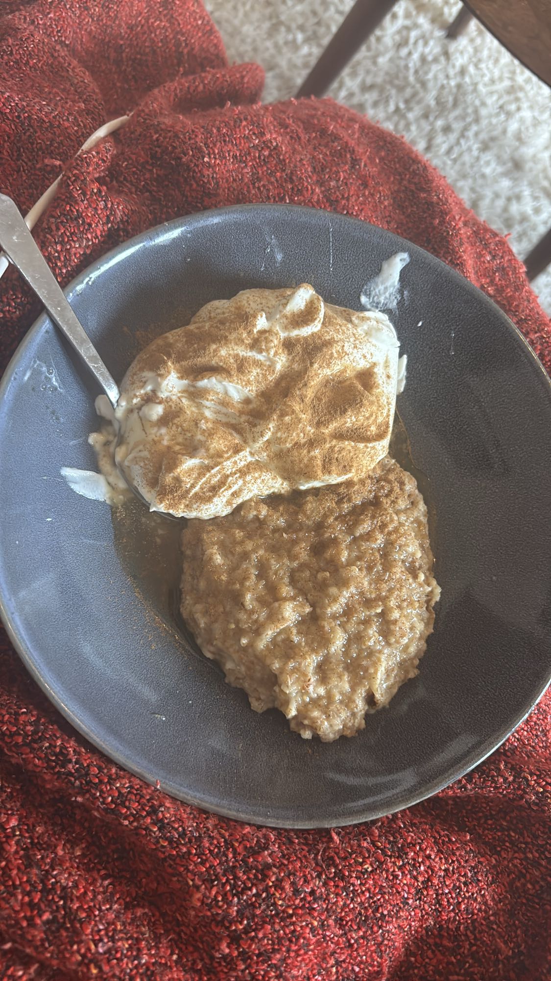 Havregrynsgröt med yoghurt