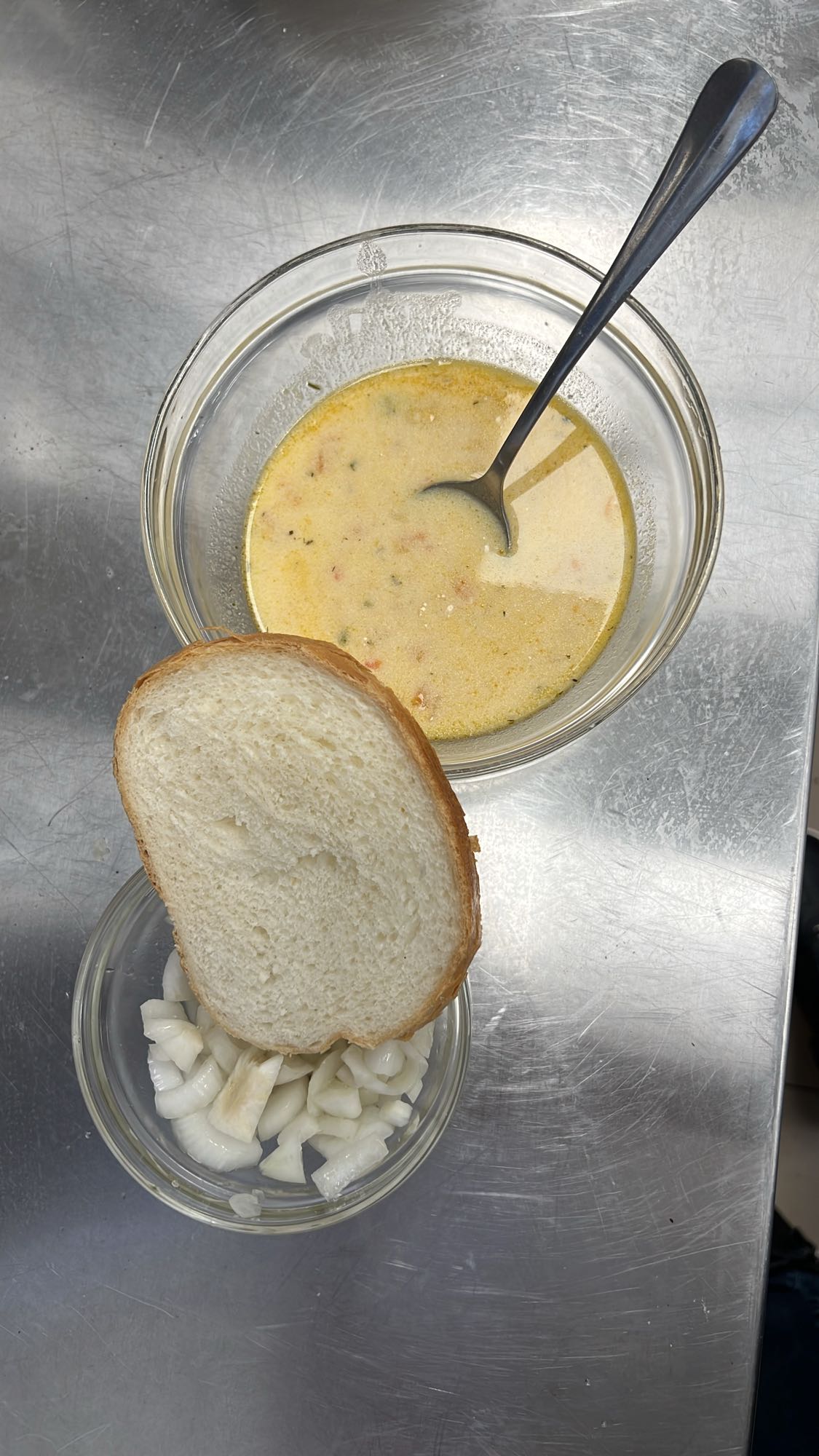 Supă cu pâine și ceapă