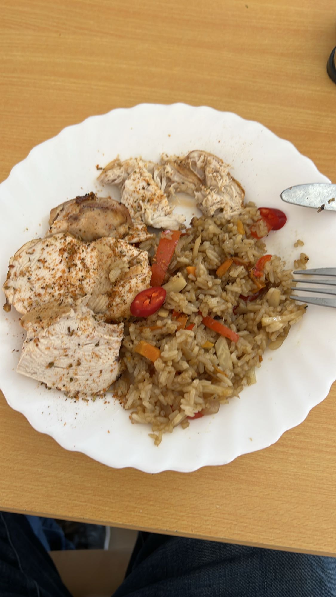 Pui cu orez și legume