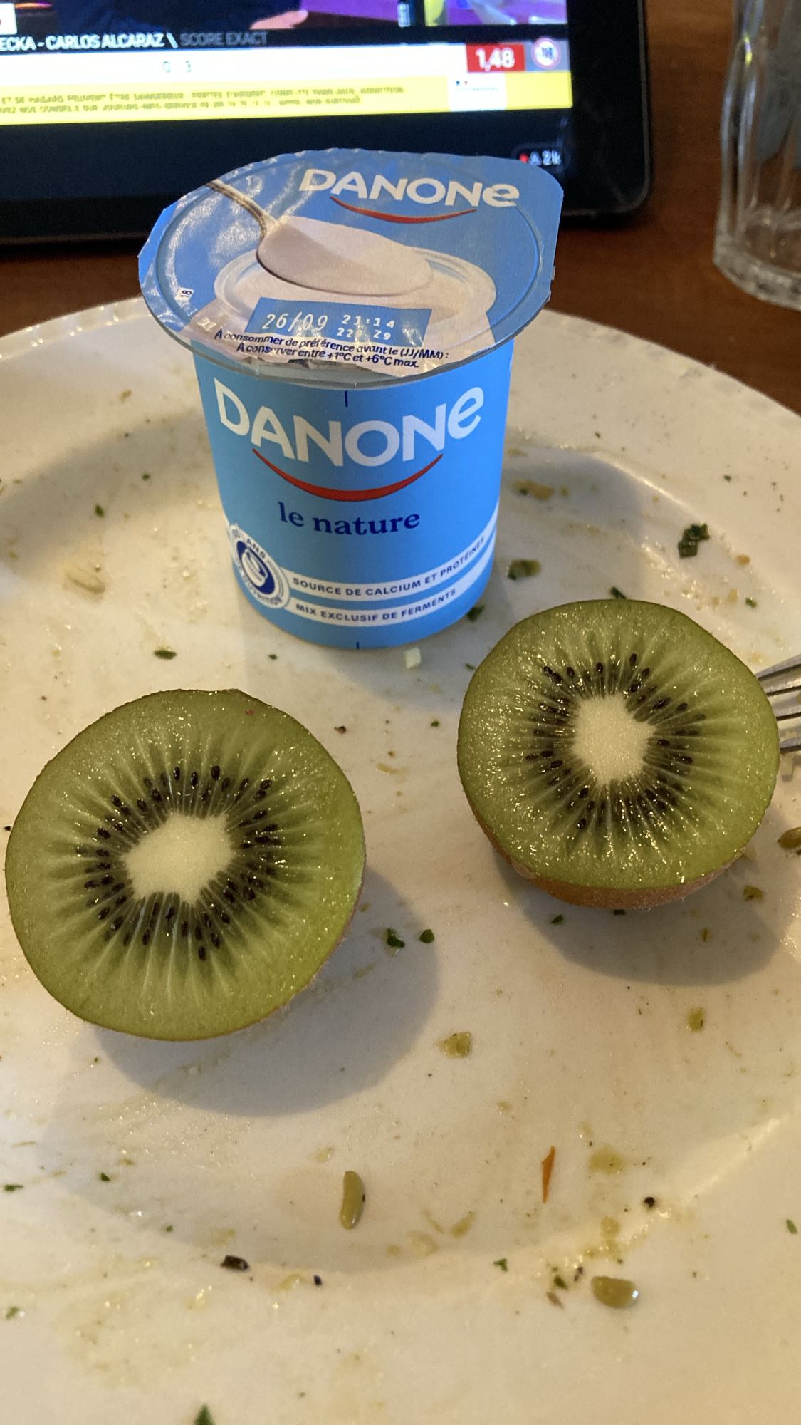 Yaourt nature et kiwi