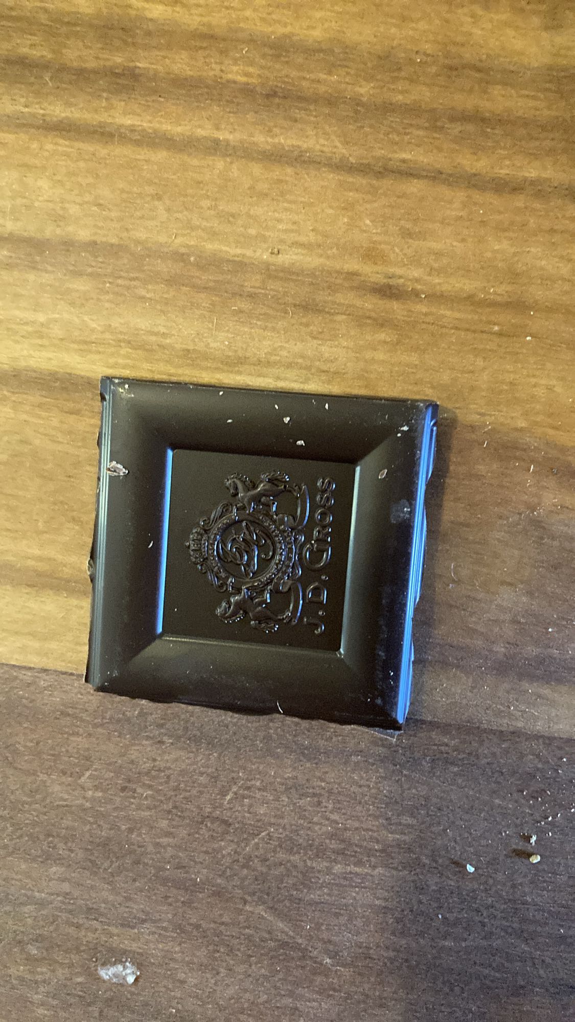 Carré de chocolat noir