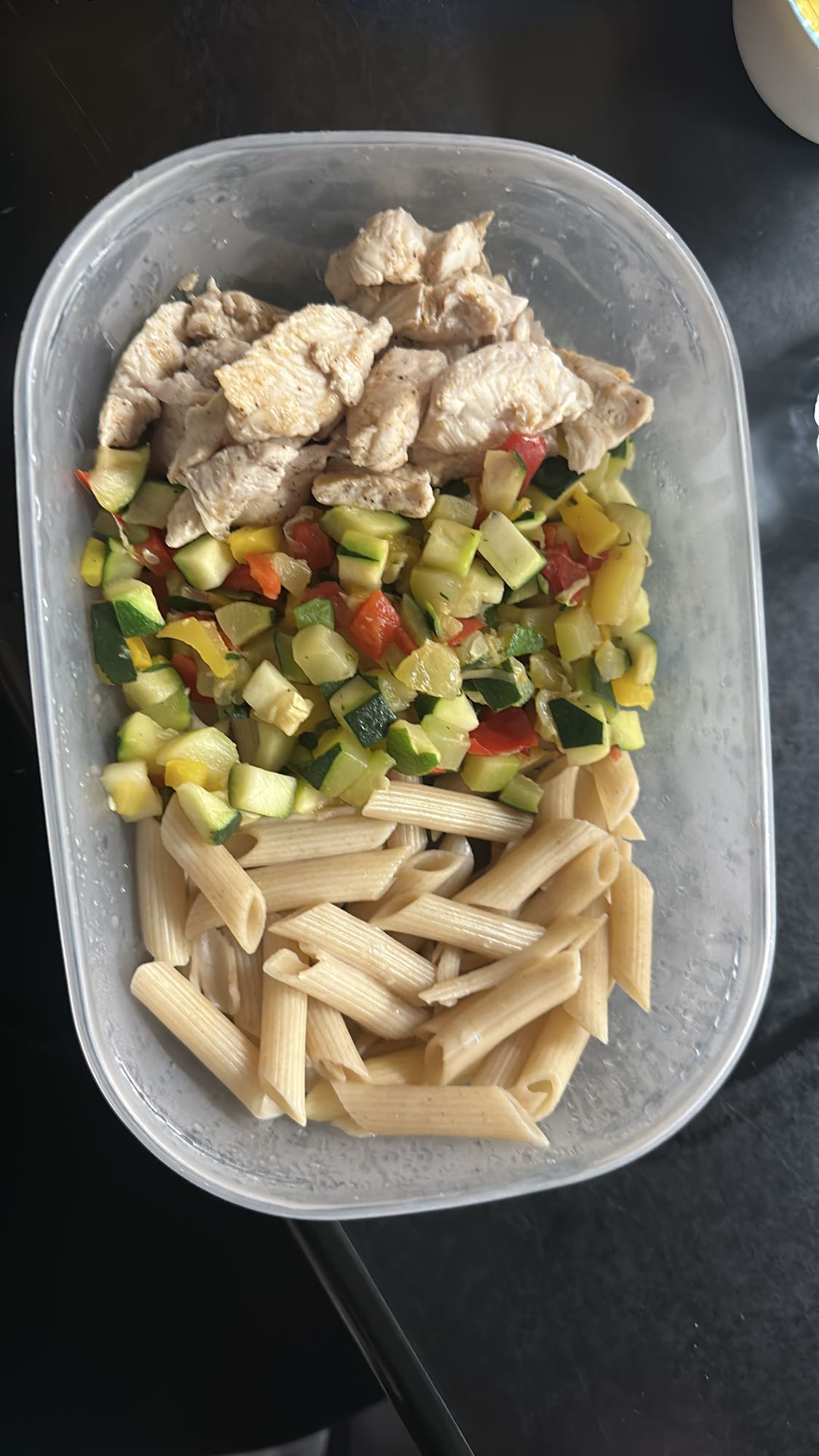 Poulet, légumes et pâtes