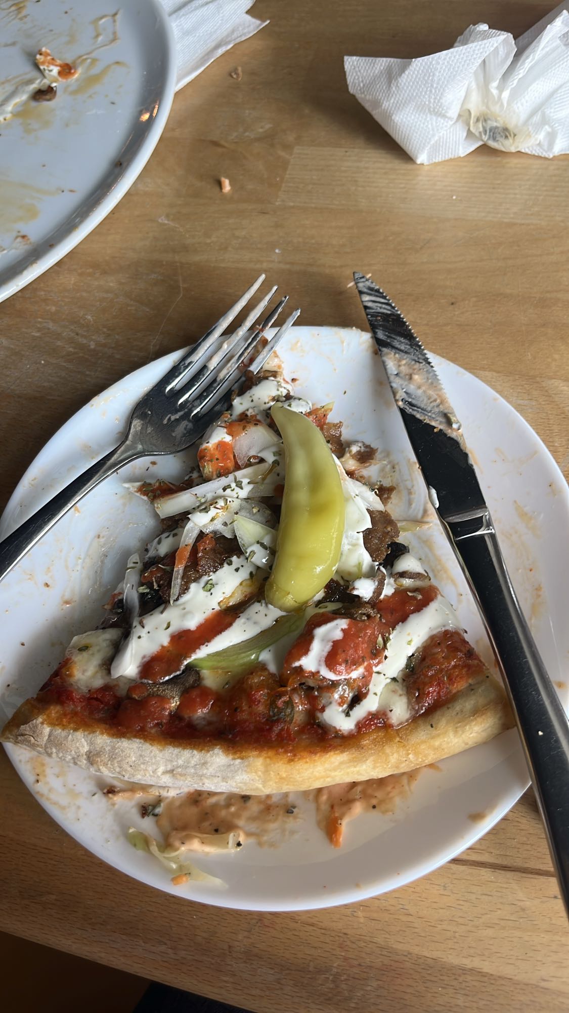 Kebabpizza med sås
