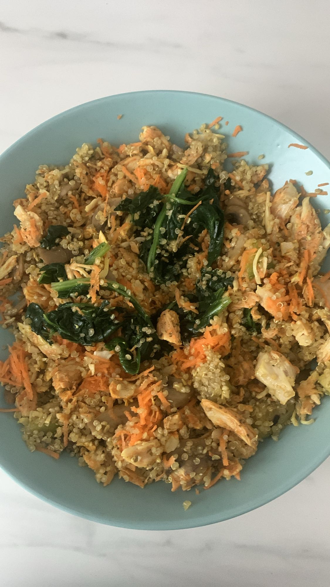 Ensalada de quinoa y pollo