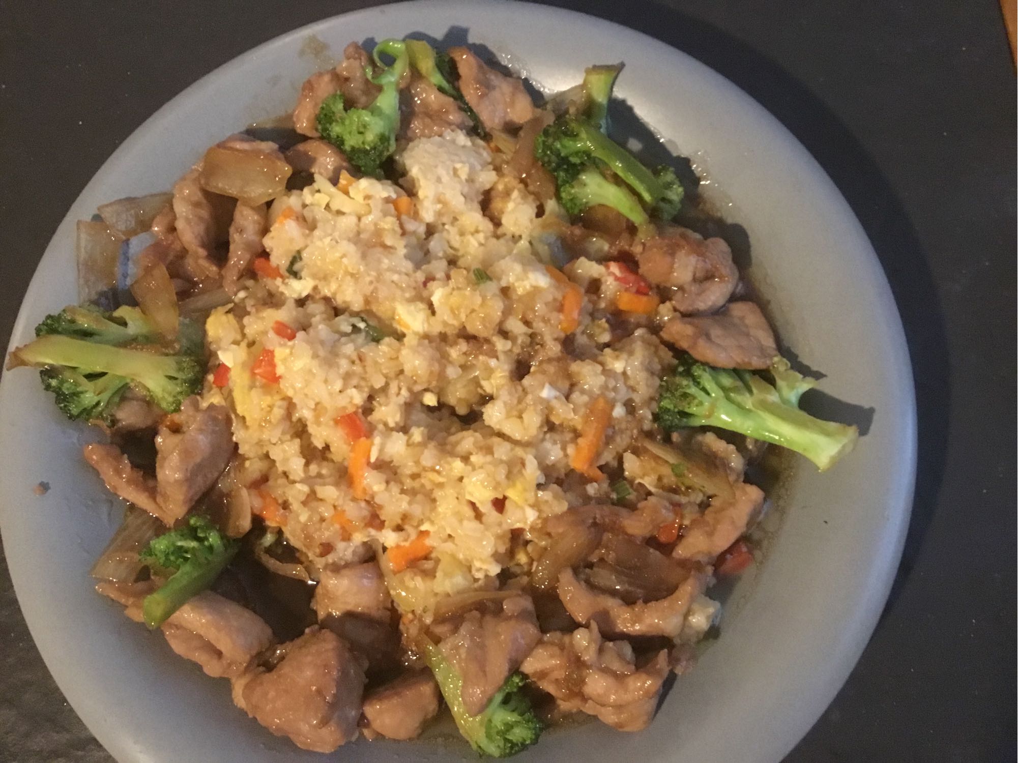 Stekt ris med fläskkött