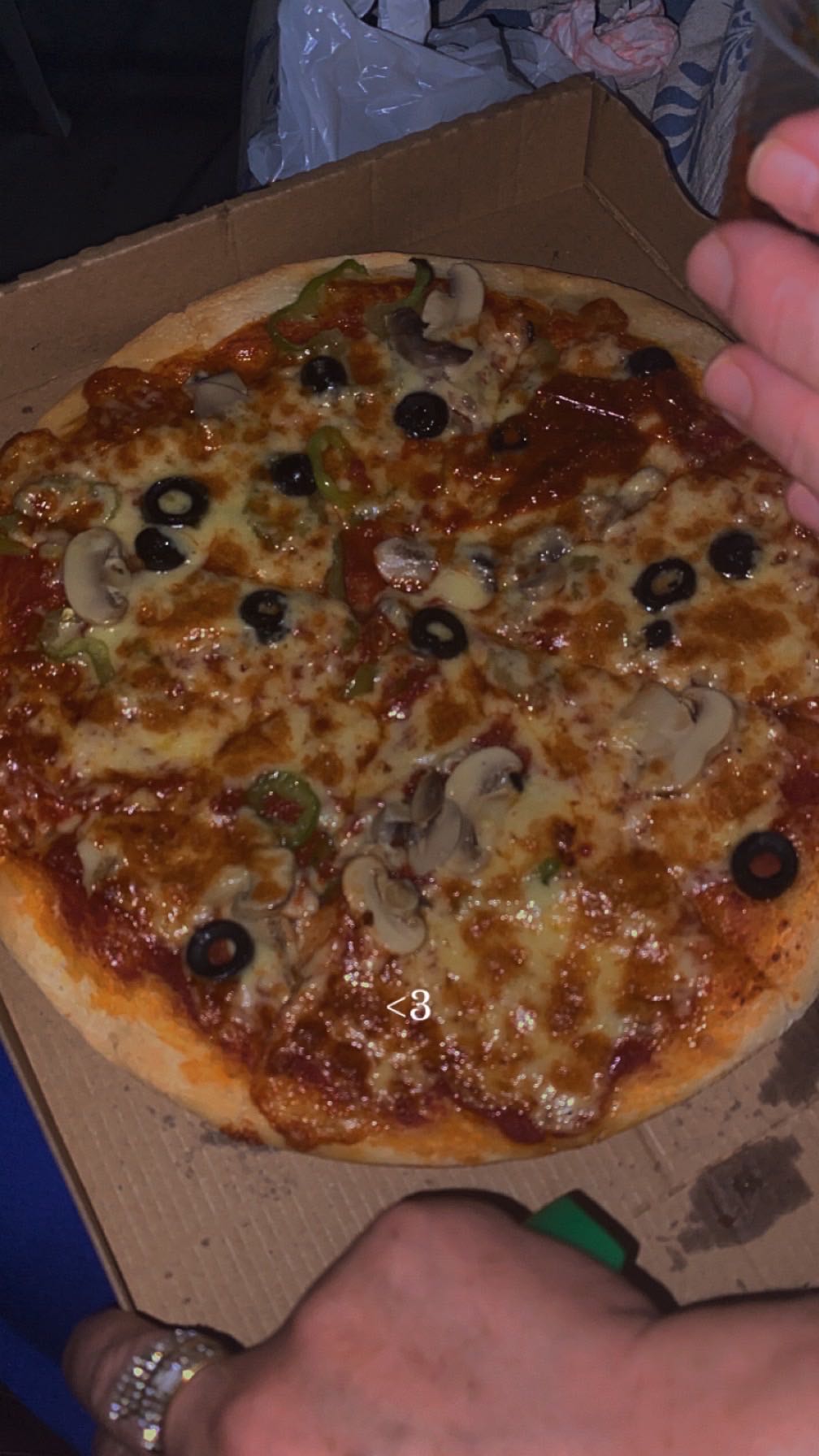 Pizza aux légumes et pepperoni