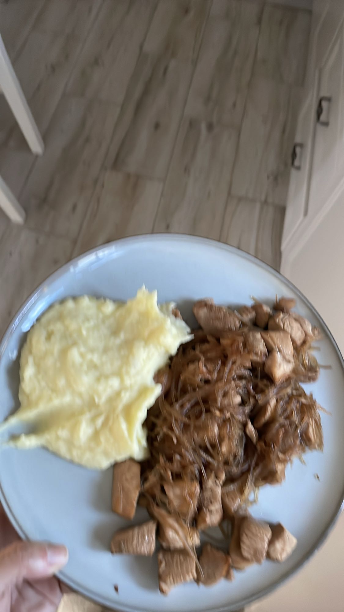 Pui cu piure și tăiței