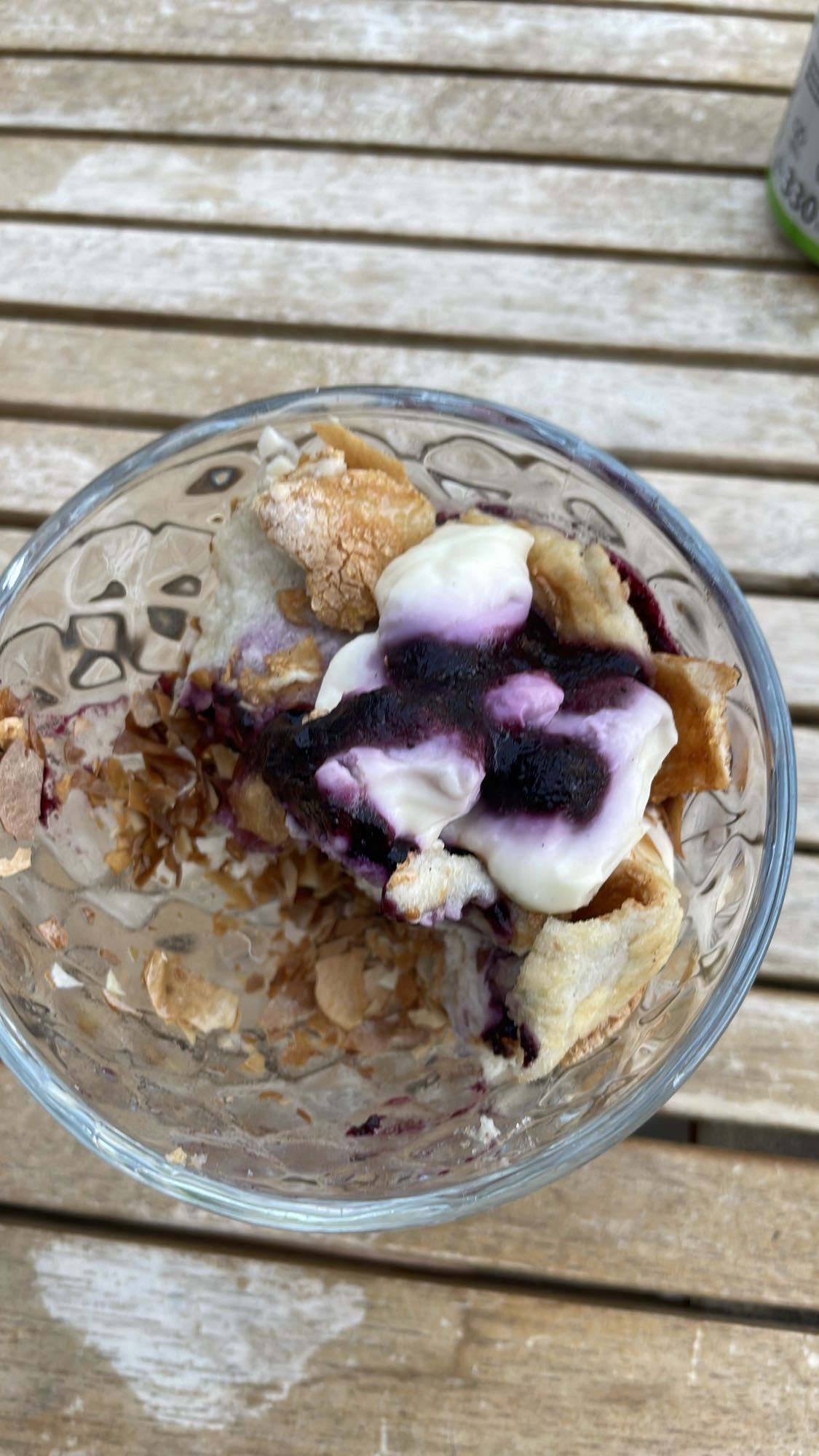 Desert cu afine și frișcă