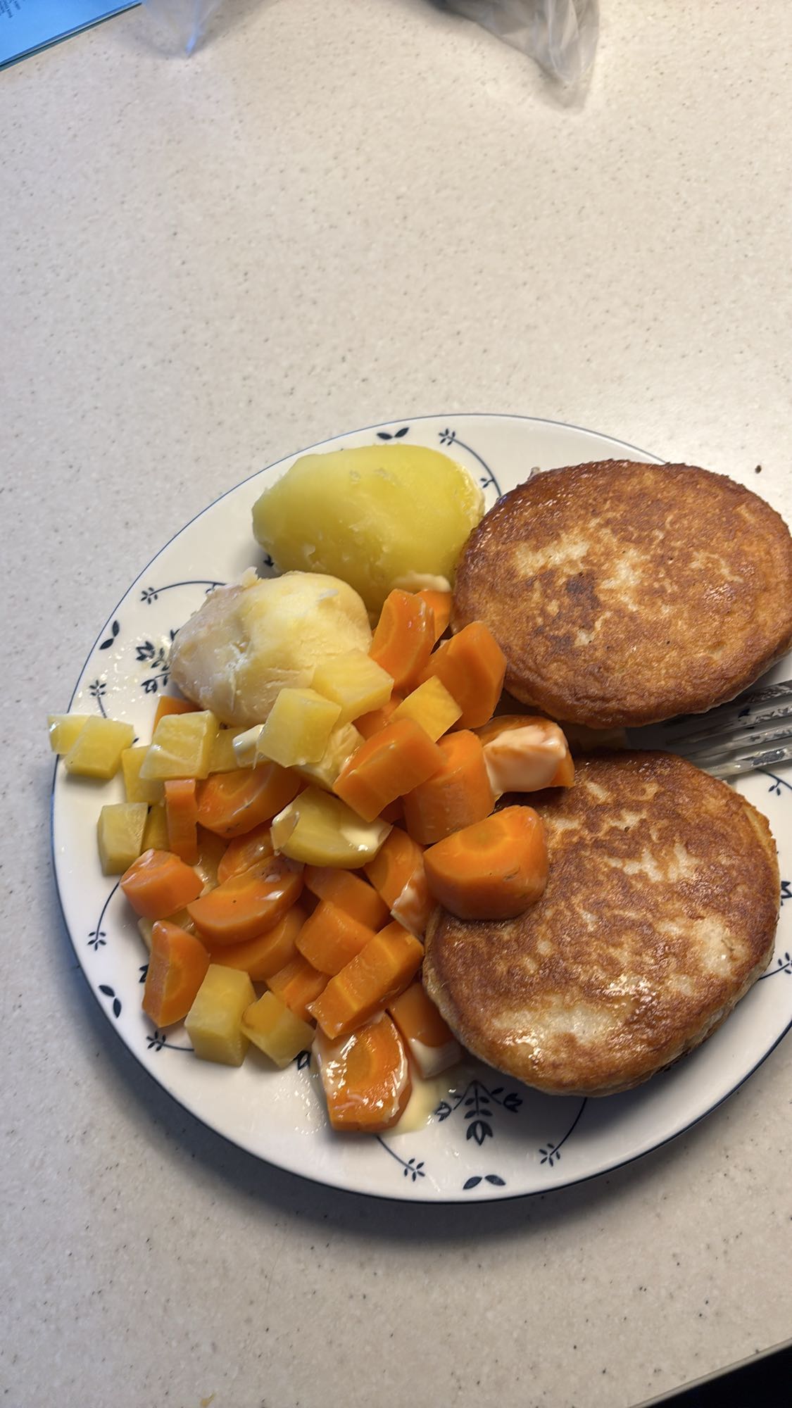 Fiskekaker med grønnsaker