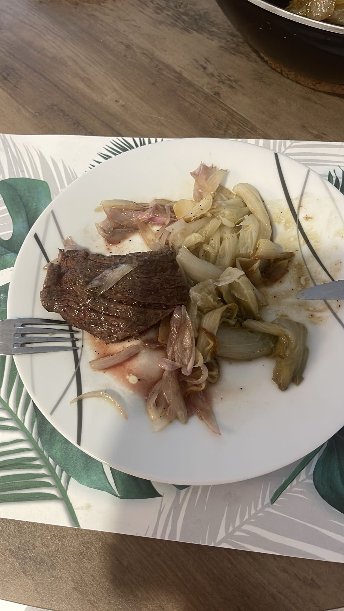 Steak et légumes sautés