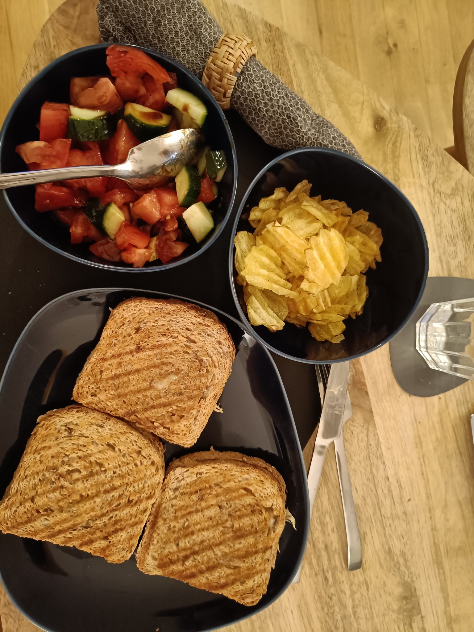 Sandwich et salade croquante