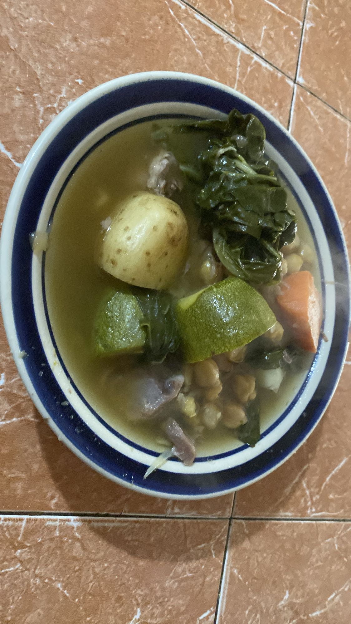 Sopa de verduras con carne