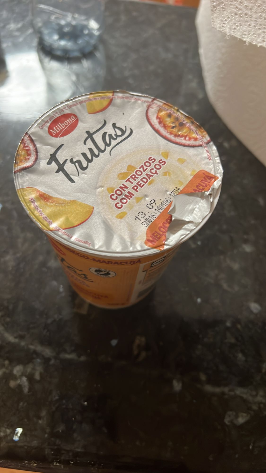 Yogur frutas maracuyá