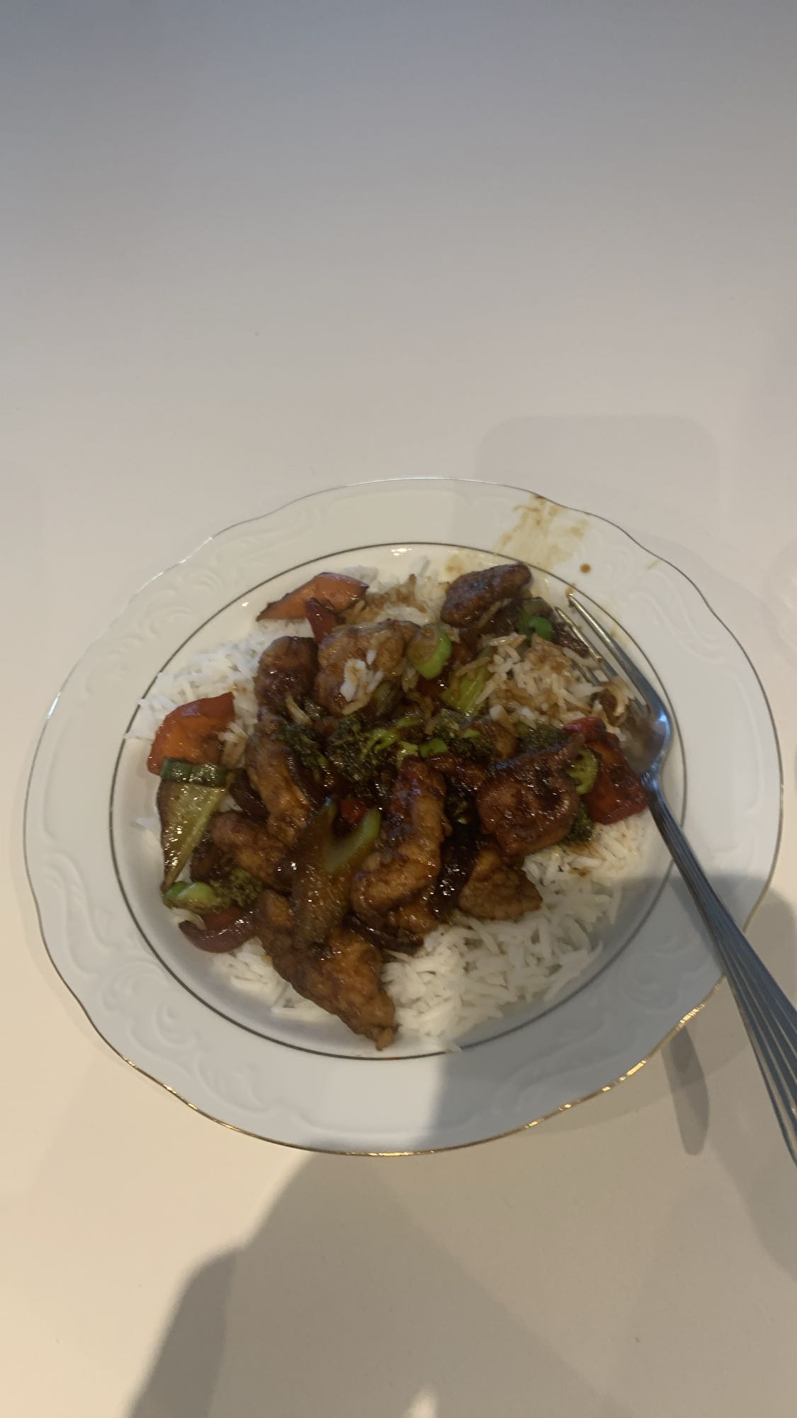 Poulet sauté avec riz
