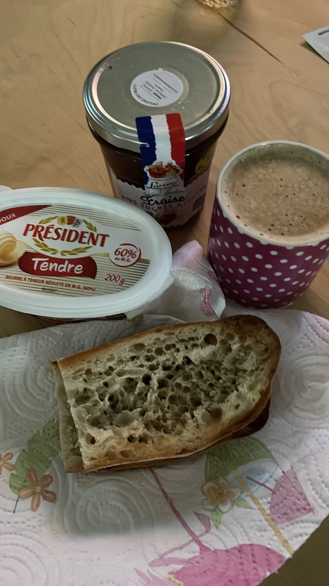 Petit-déjeuner français